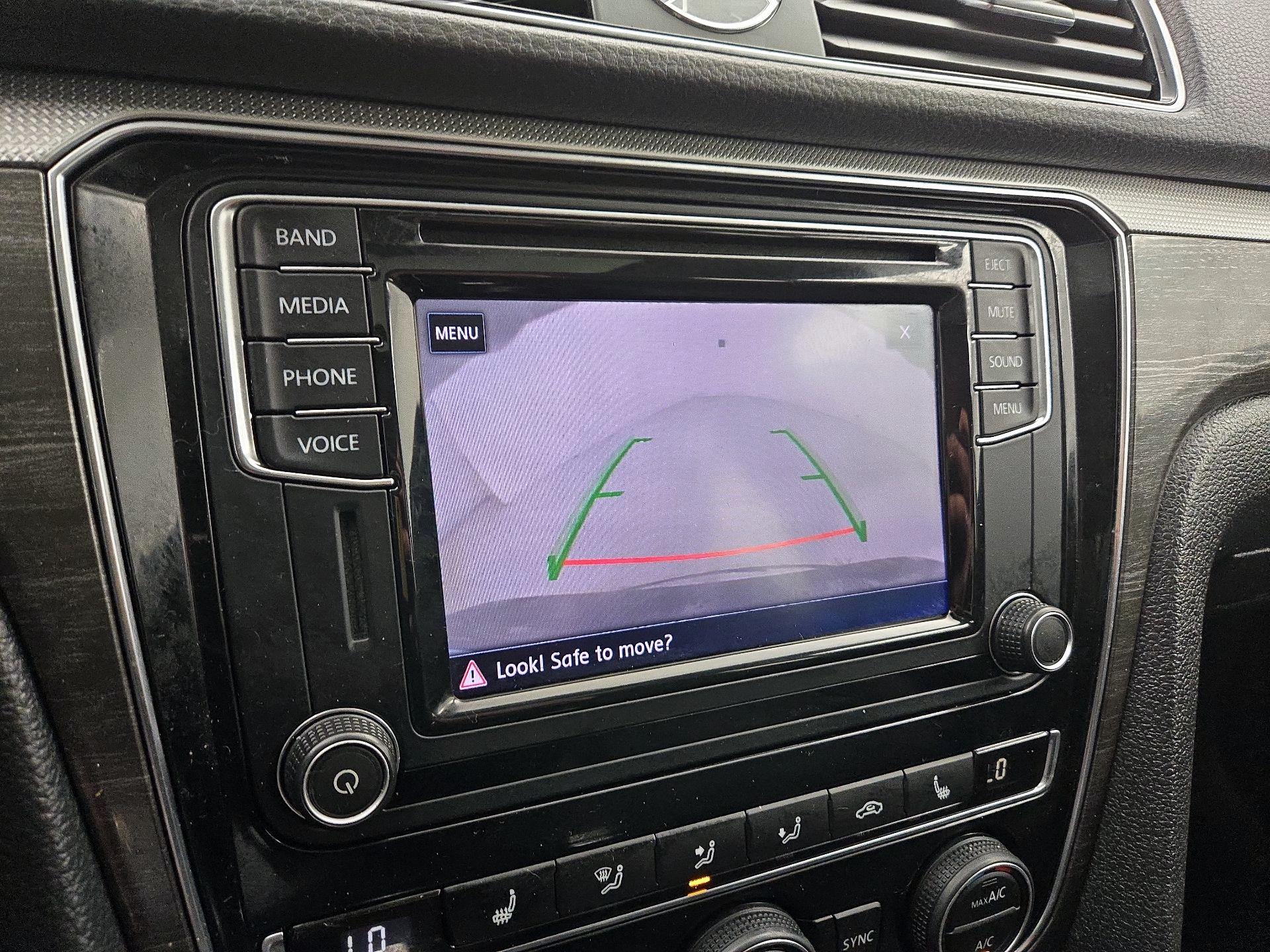 Thumbnail: 2017 Volkswagen Passat - 14