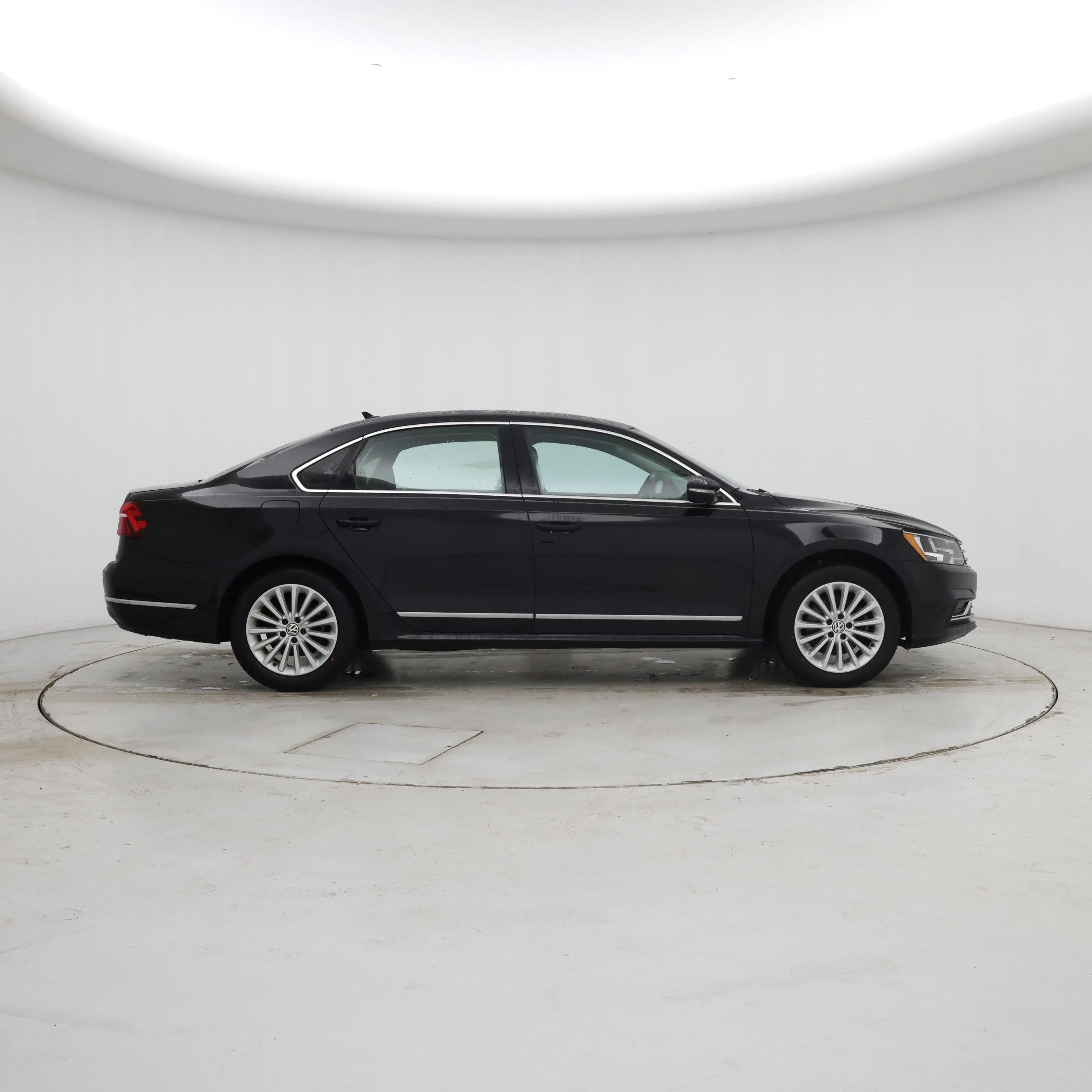 Thumbnail: 2017 Volkswagen Passat - 7