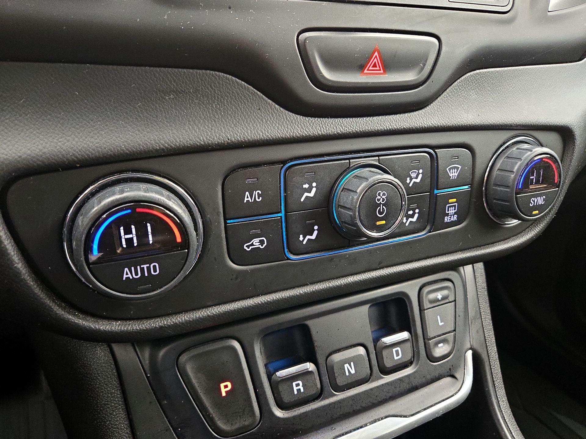 Thumbnail: 2020 GMC Terrain - 16