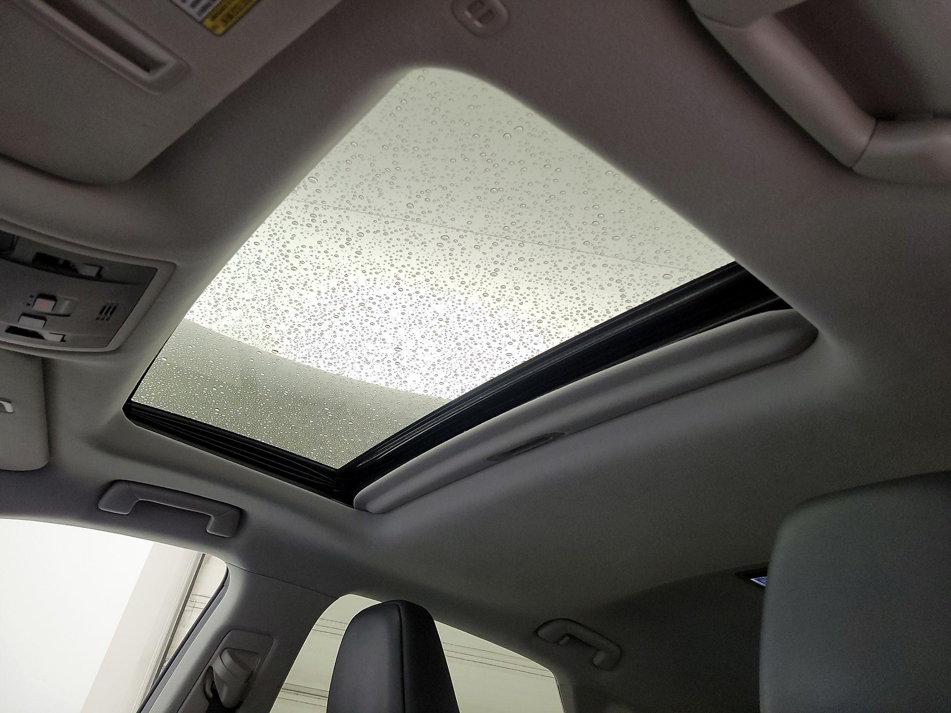 Thumbnail: 2017 Lexus RX - 18