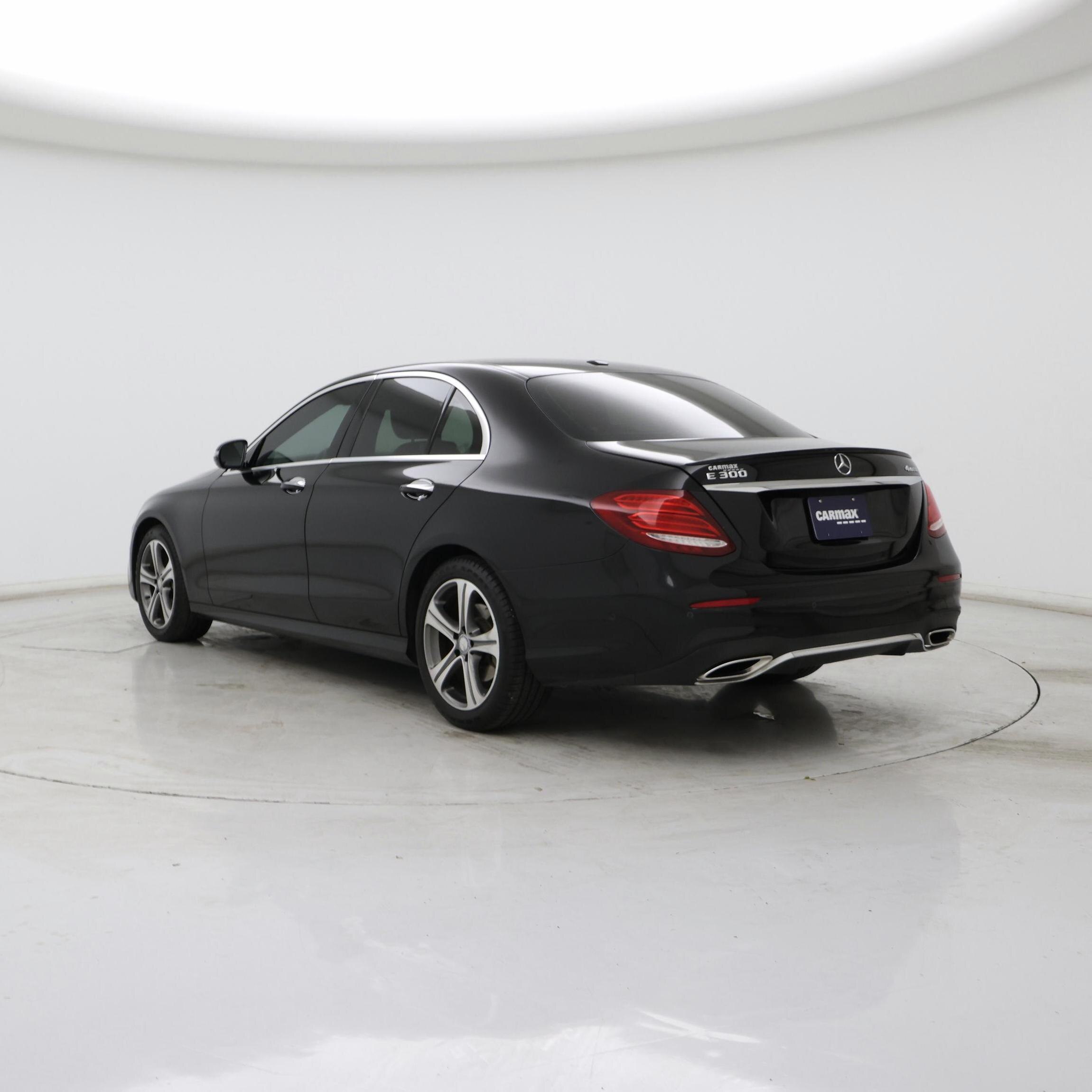 Thumbnail: 2017 Mercedes-Benz E-Class - 2