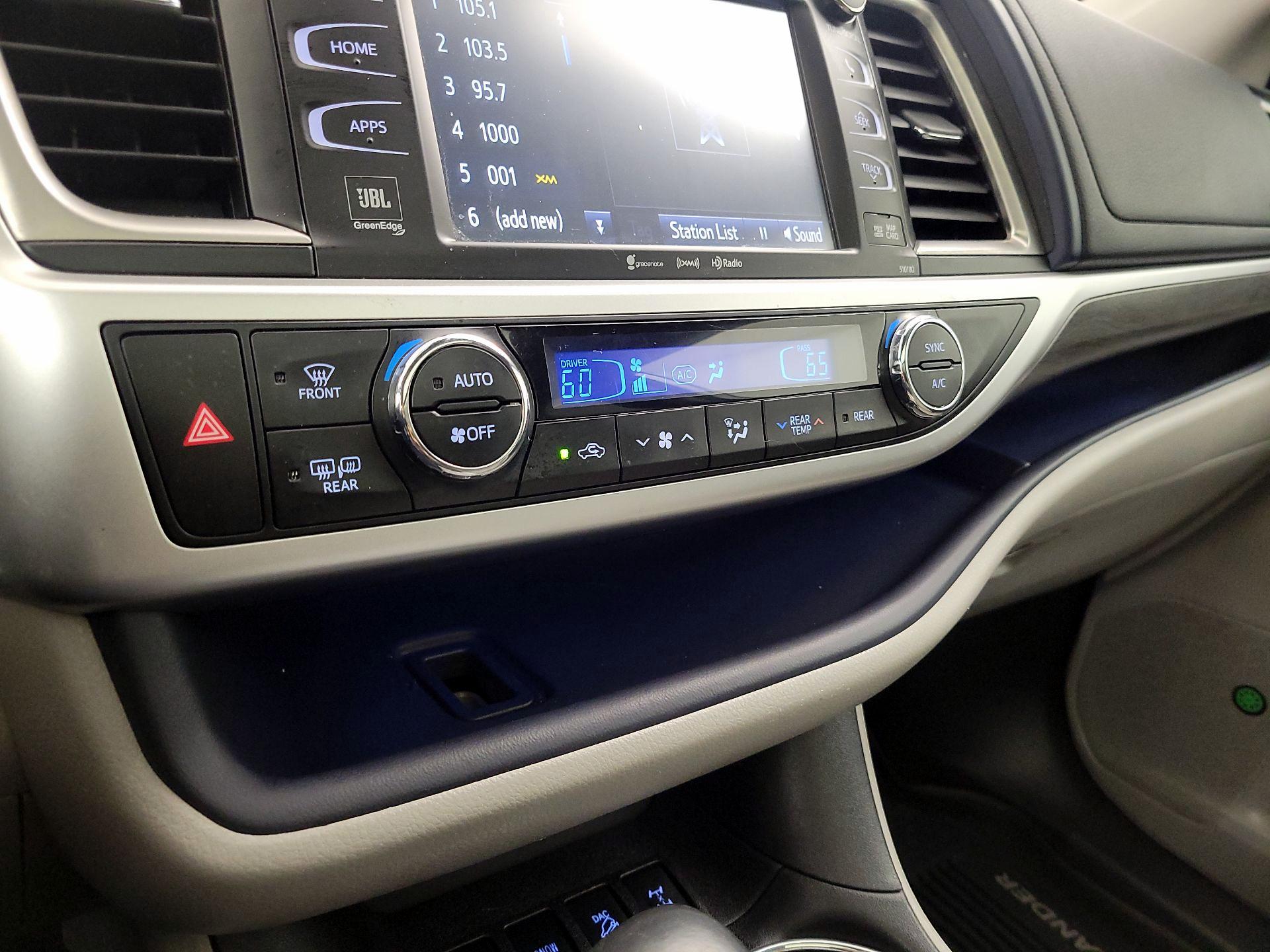 Thumbnail: 2018 Toyota Highlander - 17