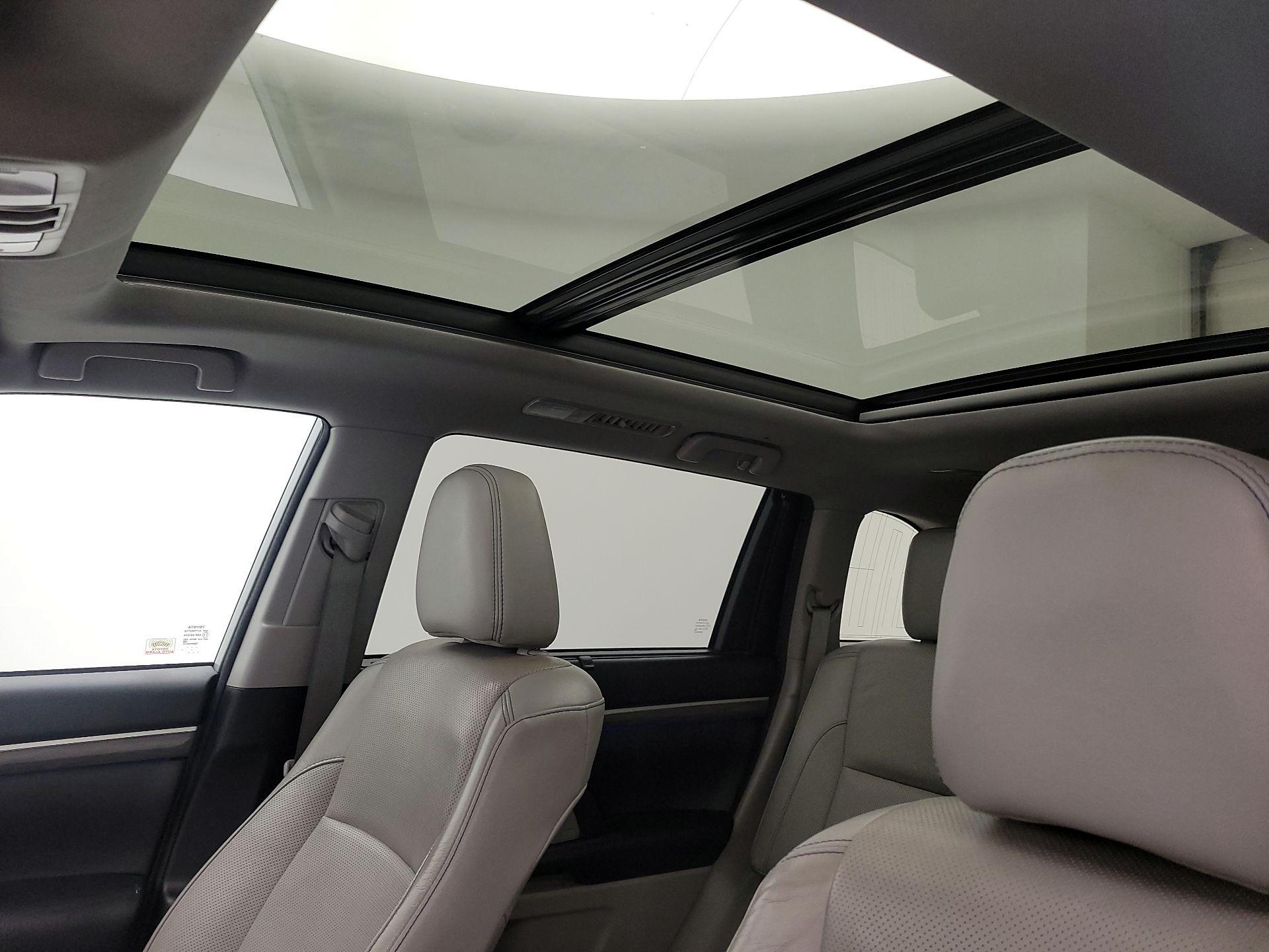 Thumbnail: 2018 Toyota Highlander - 19