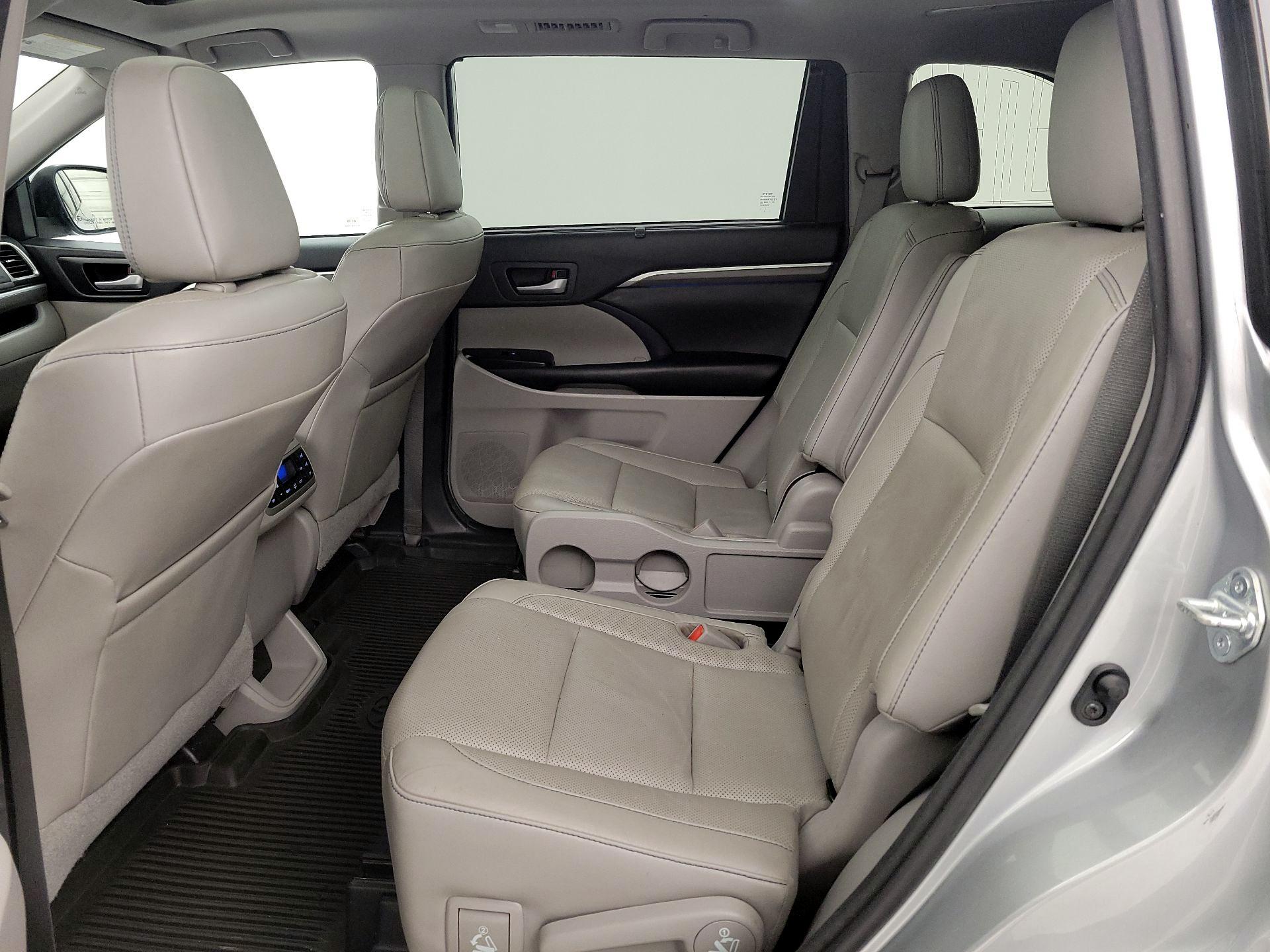 Thumbnail: 2018 Toyota Highlander - 20