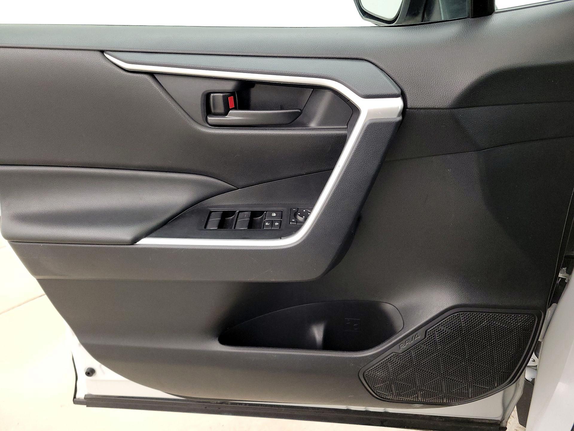 Thumbnail: 2024 Toyota RAV4 - 12