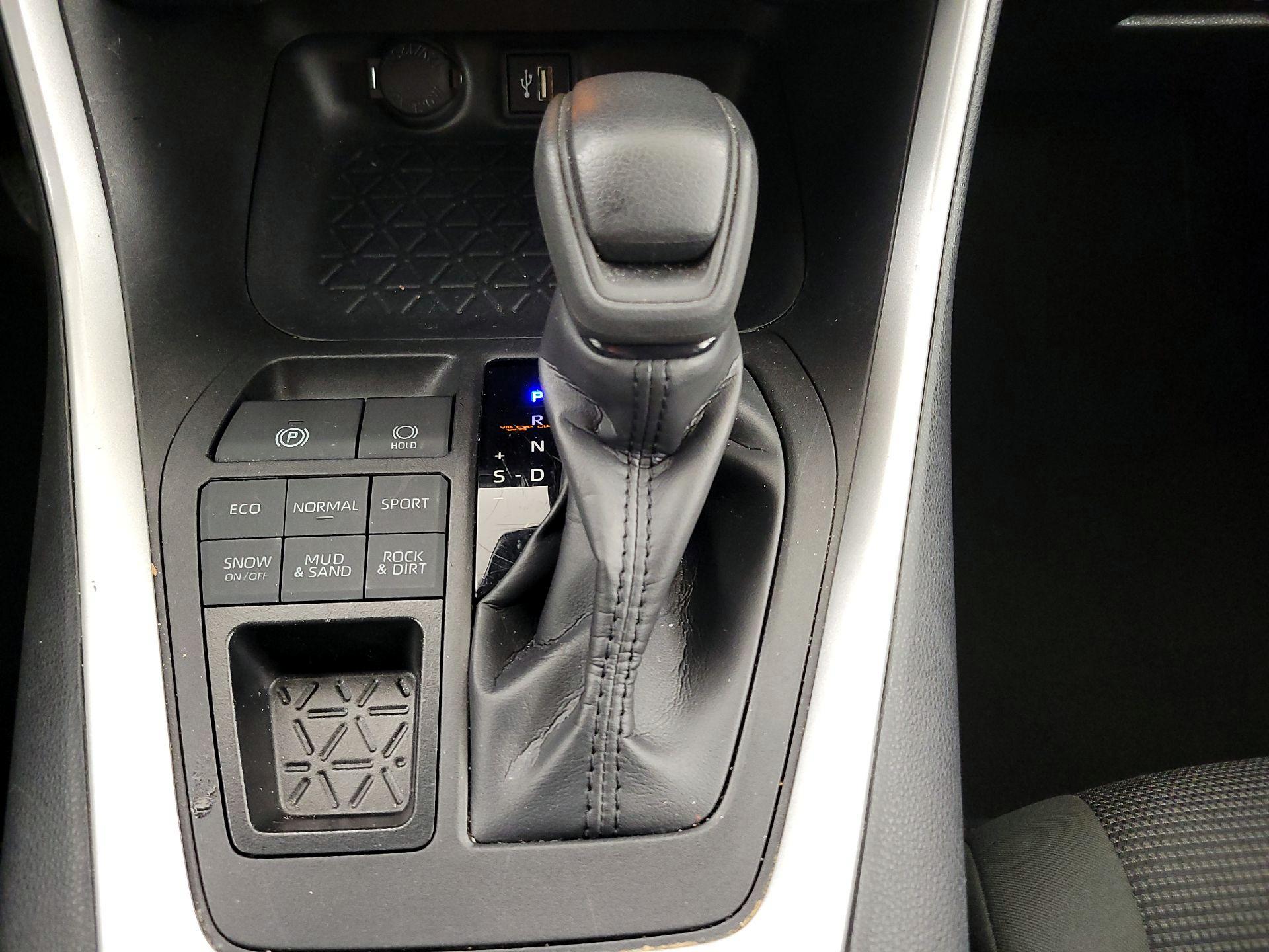 Thumbnail: 2024 Toyota RAV4 - 17