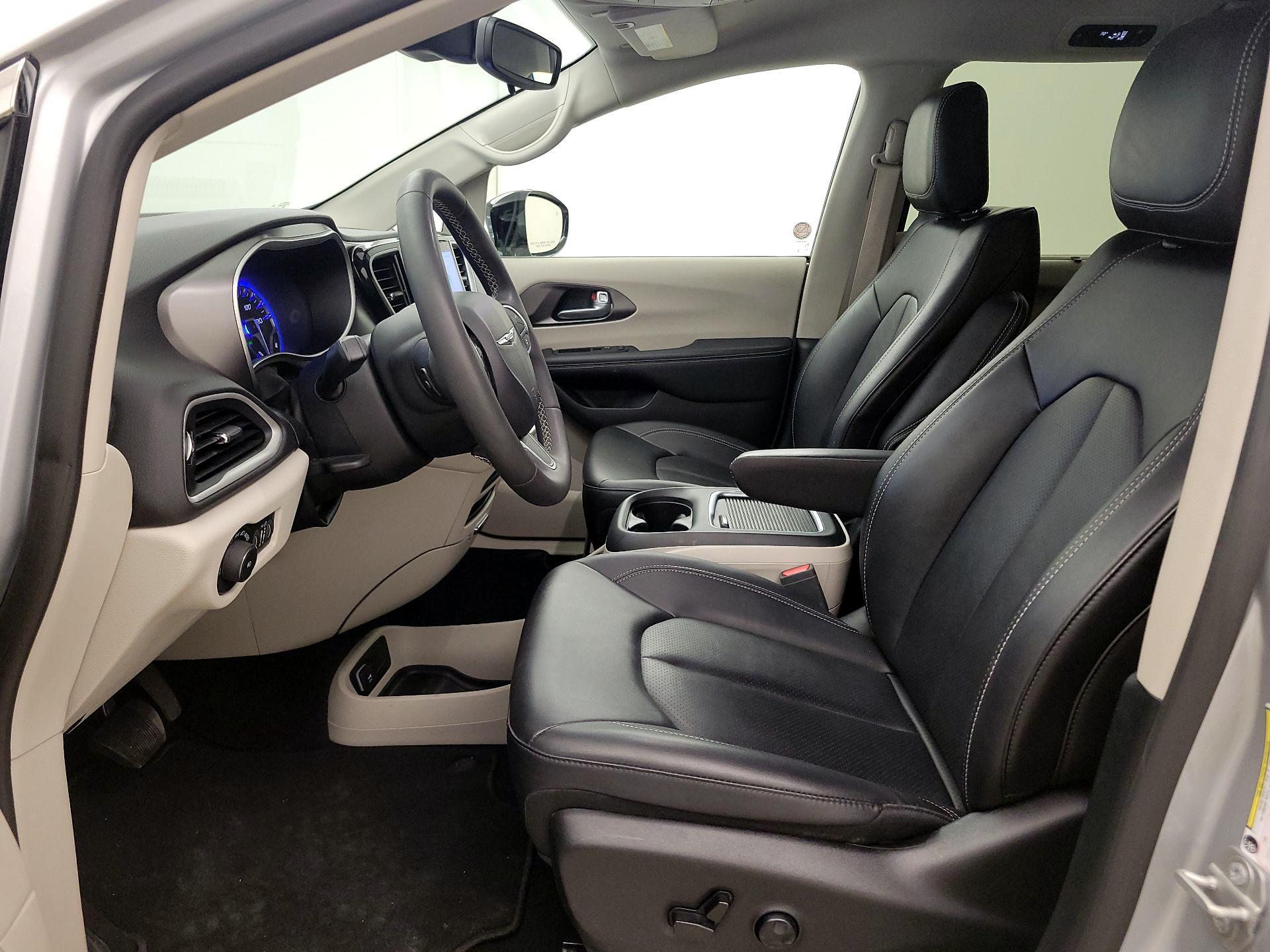 Thumbnail: 2024 Chrysler Pacifica - 11