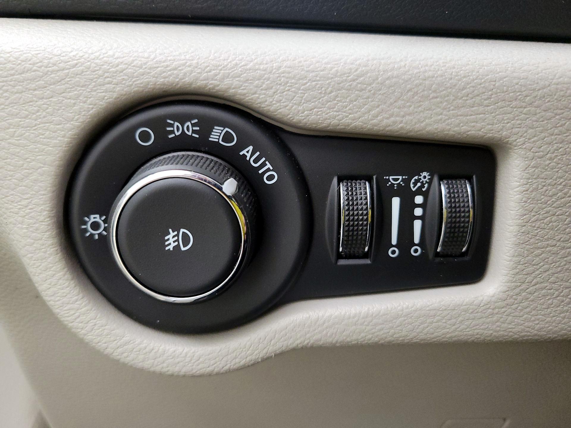 Thumbnail: 2024 Chrysler Pacifica - 13