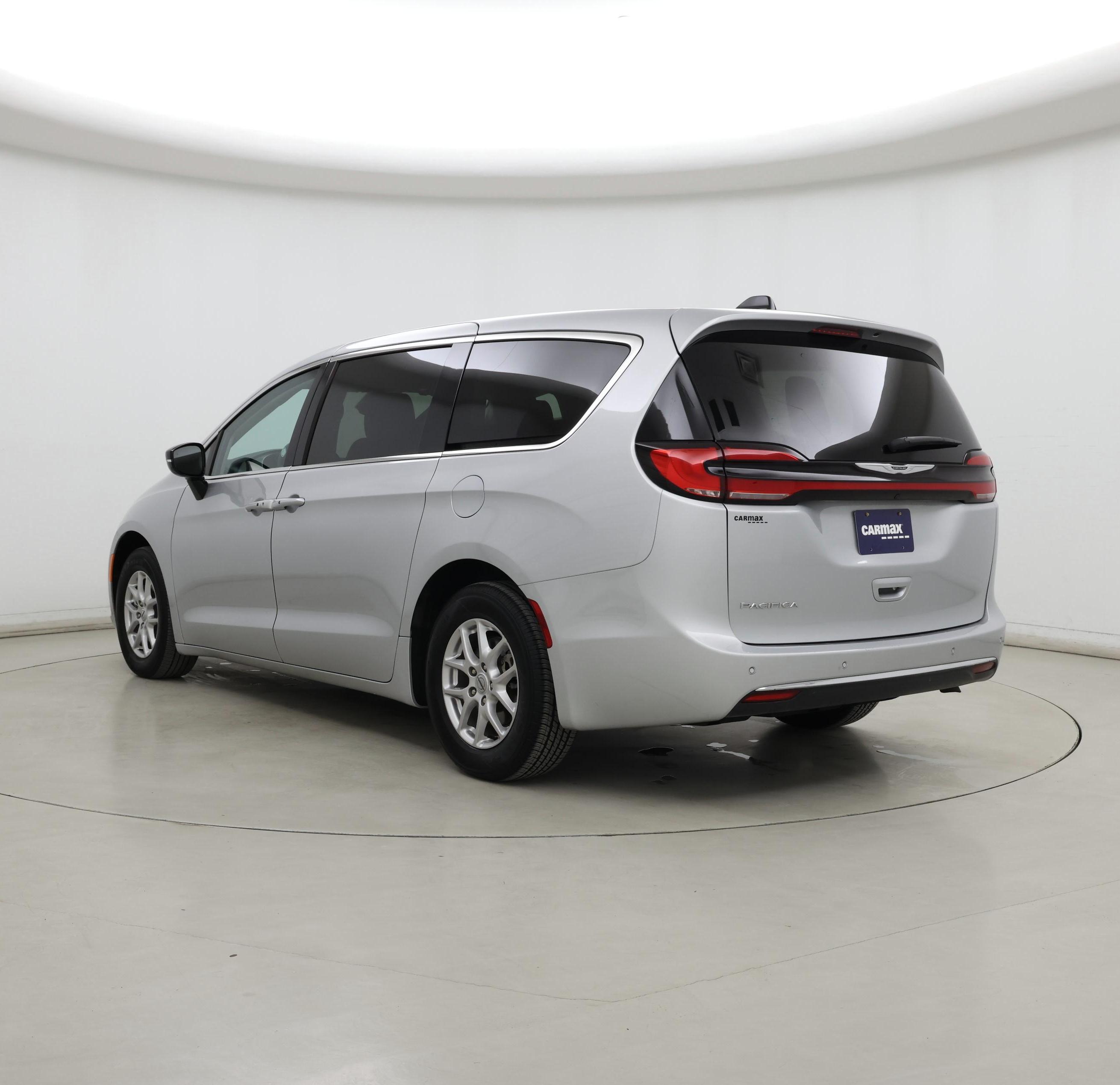 Thumbnail: 2024 Chrysler Pacifica - 2