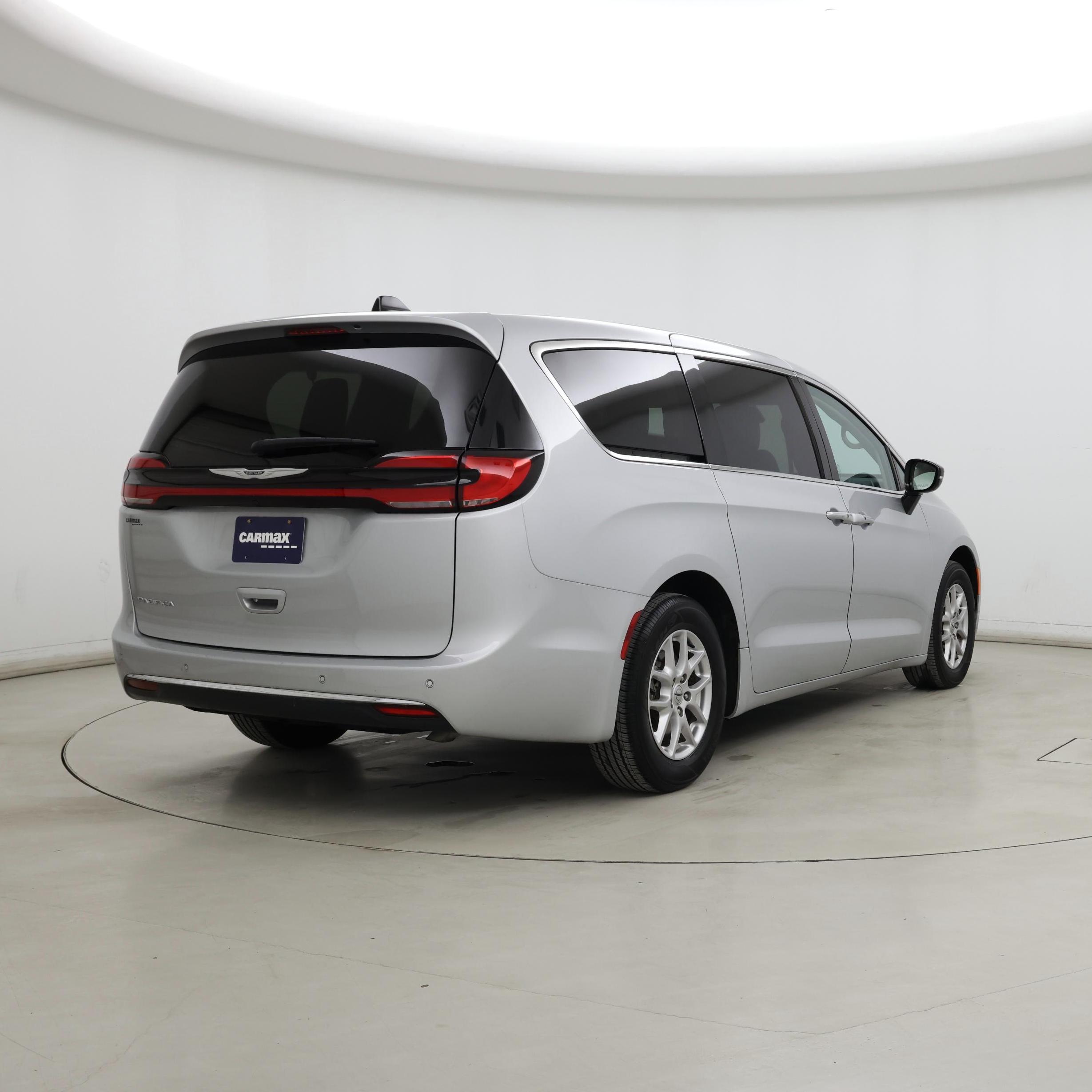 Thumbnail: 2024 Chrysler Pacifica - 8