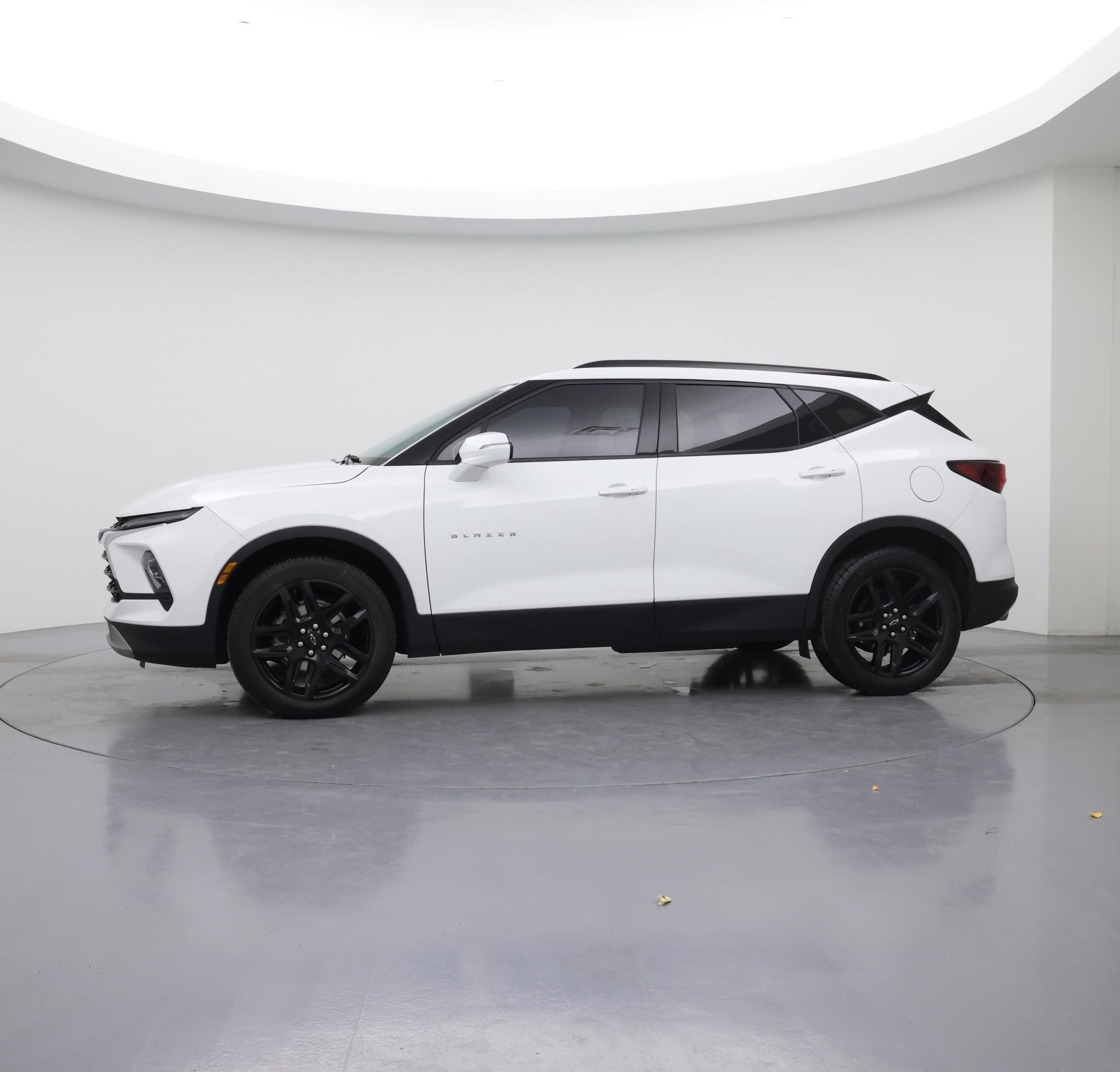 Thumbnail: 2023 Chevrolet Blazer - 3