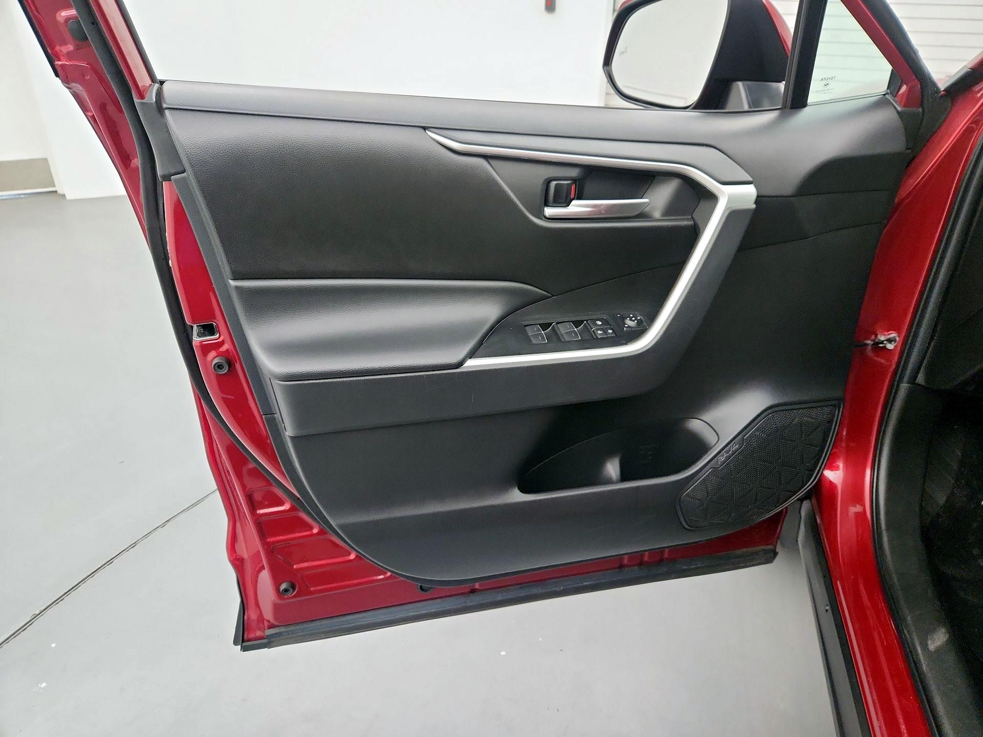 Thumbnail: 2023 Toyota RAV4 - 12