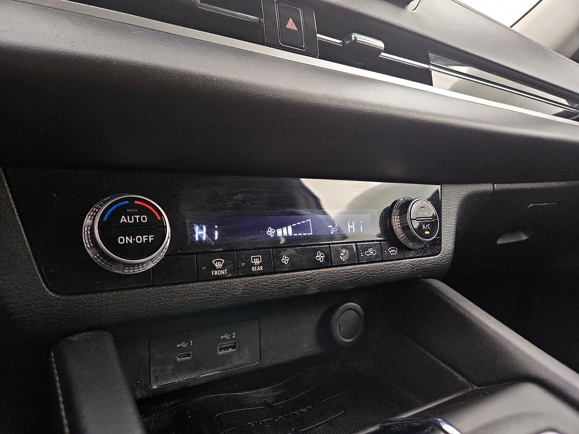 Thumbnail: 2022 Mitsubishi Outlander - 16