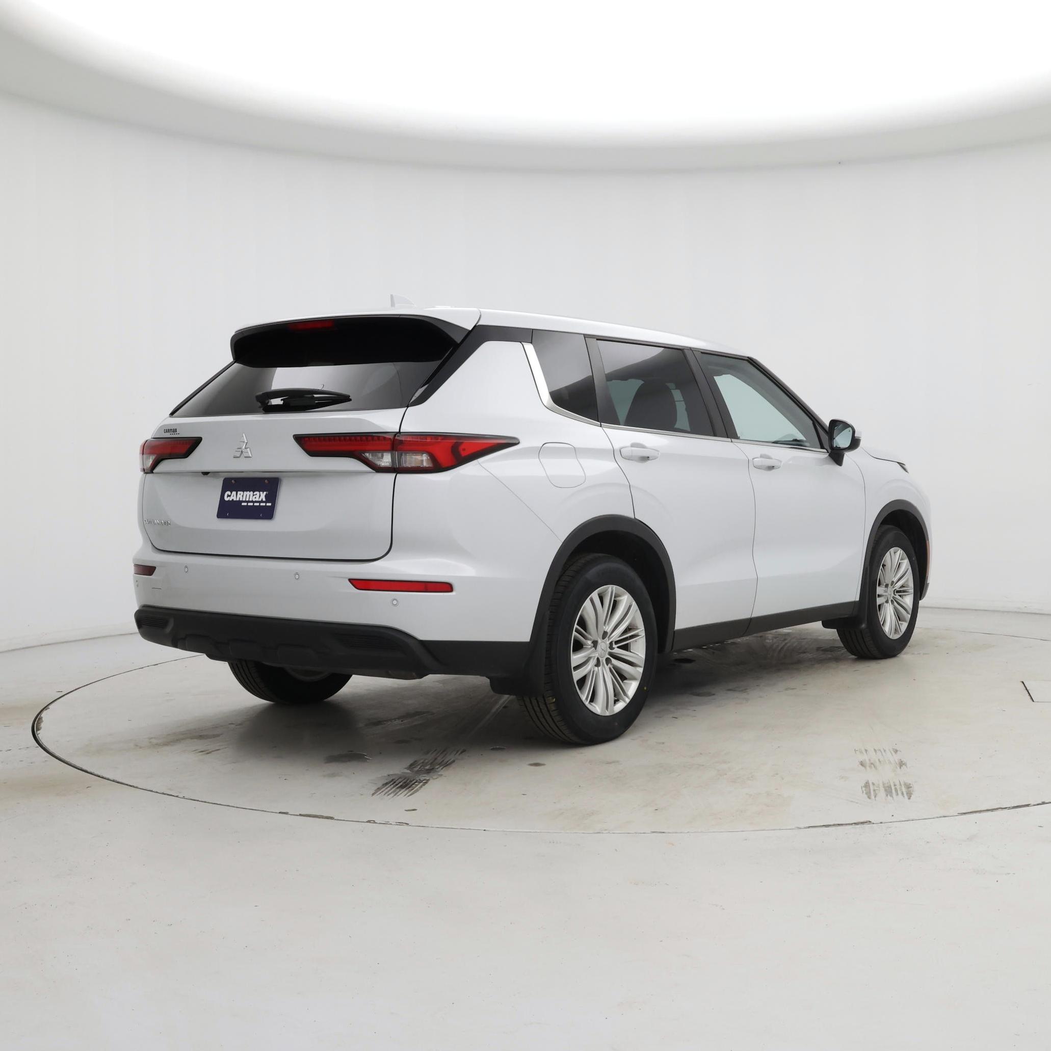 Thumbnail: 2022 Mitsubishi Outlander - 8