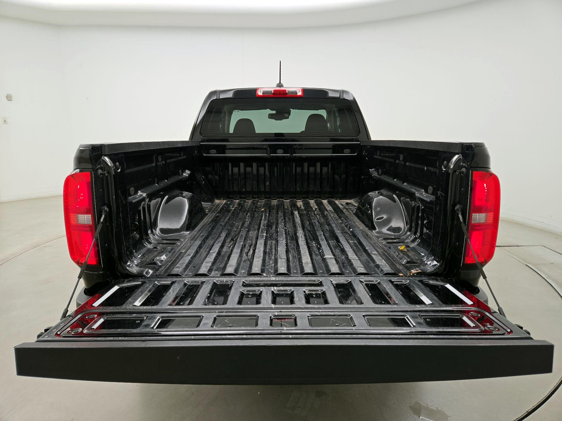 Thumbnail: 2022 Chevrolet Colorado - 19