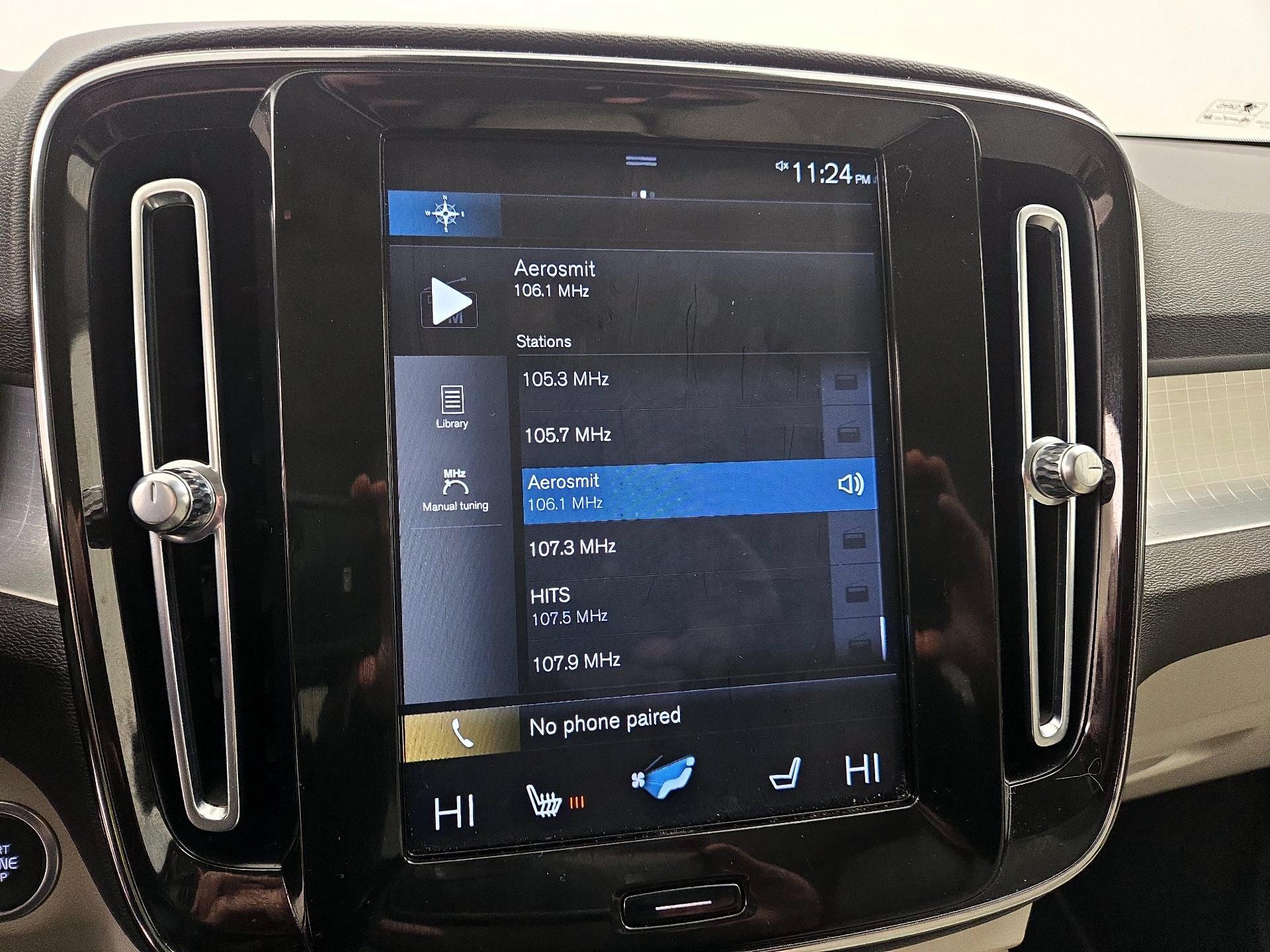 Thumbnail: 2021 Volvo XC40 - 15