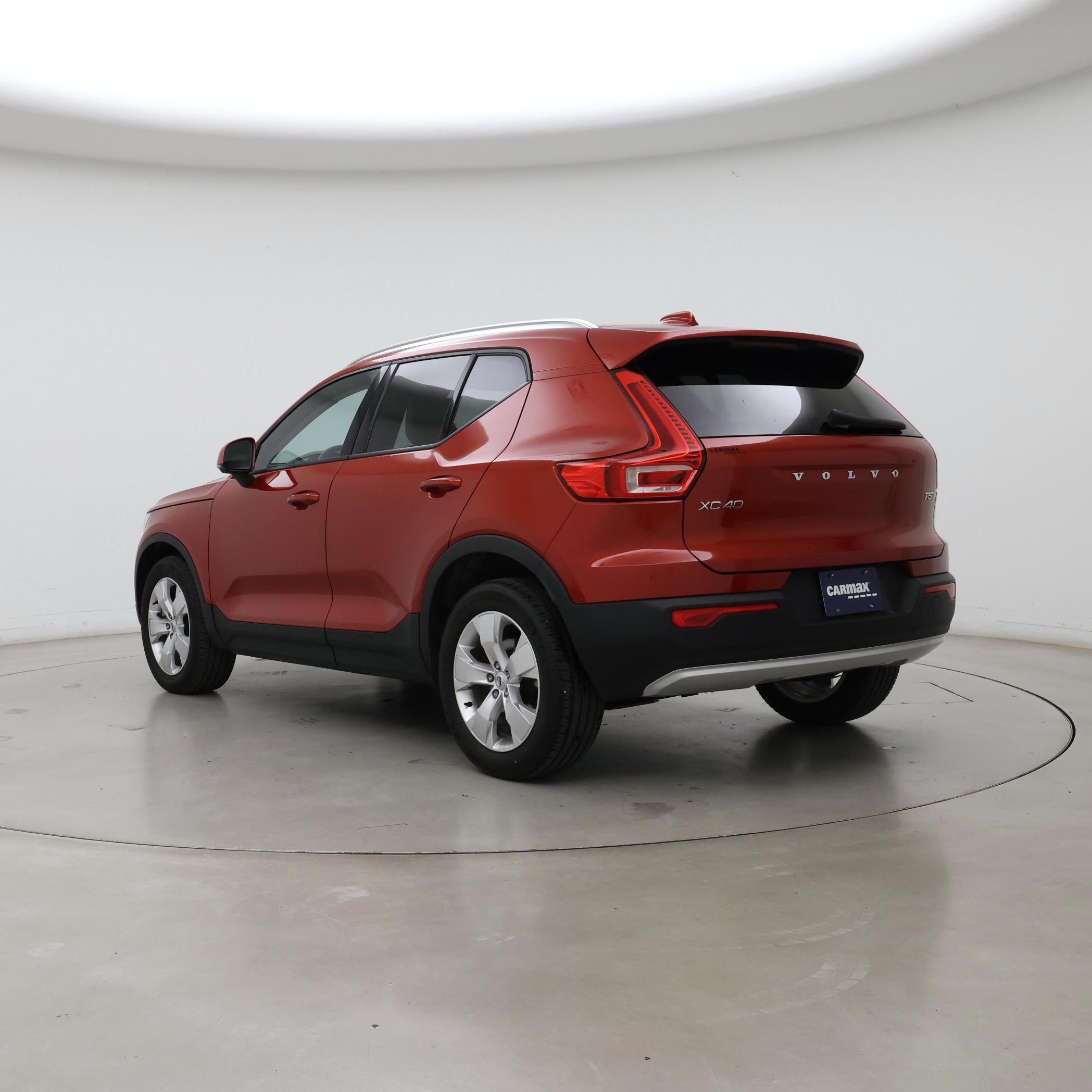 Thumbnail: 2021 Volvo XC40 - 2