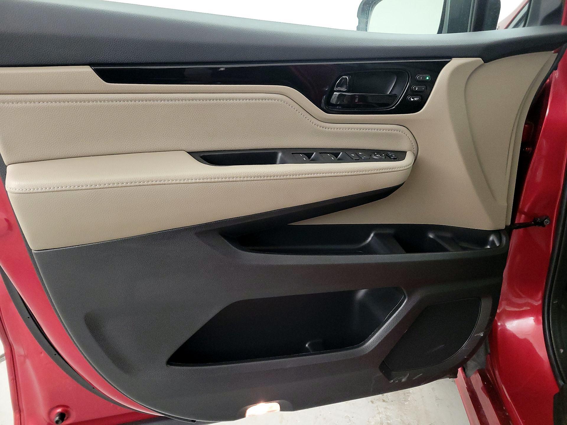 Thumbnail: 2023 Honda Odyssey - 12