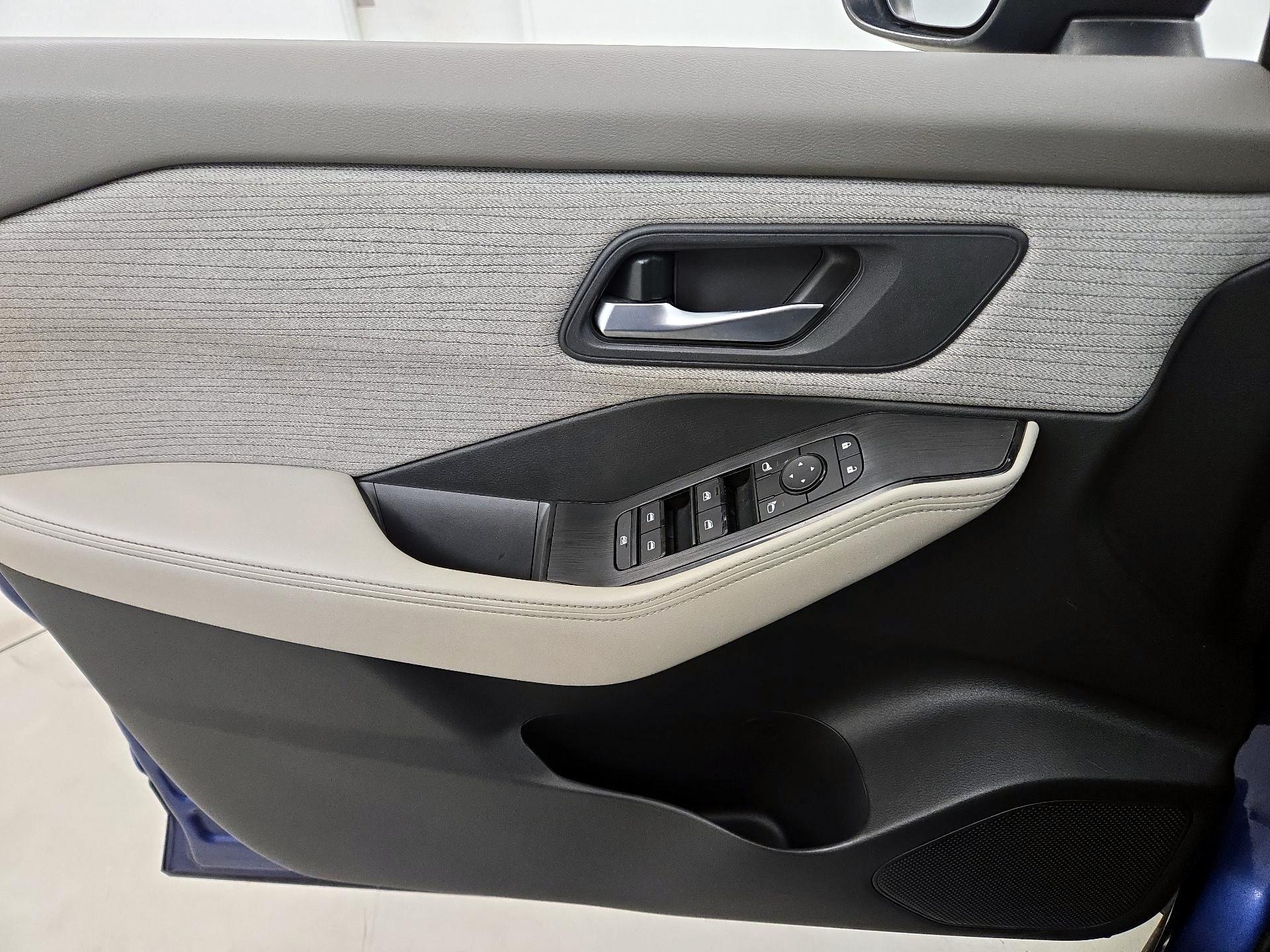 Thumbnail: 2021 Nissan Rogue - 12