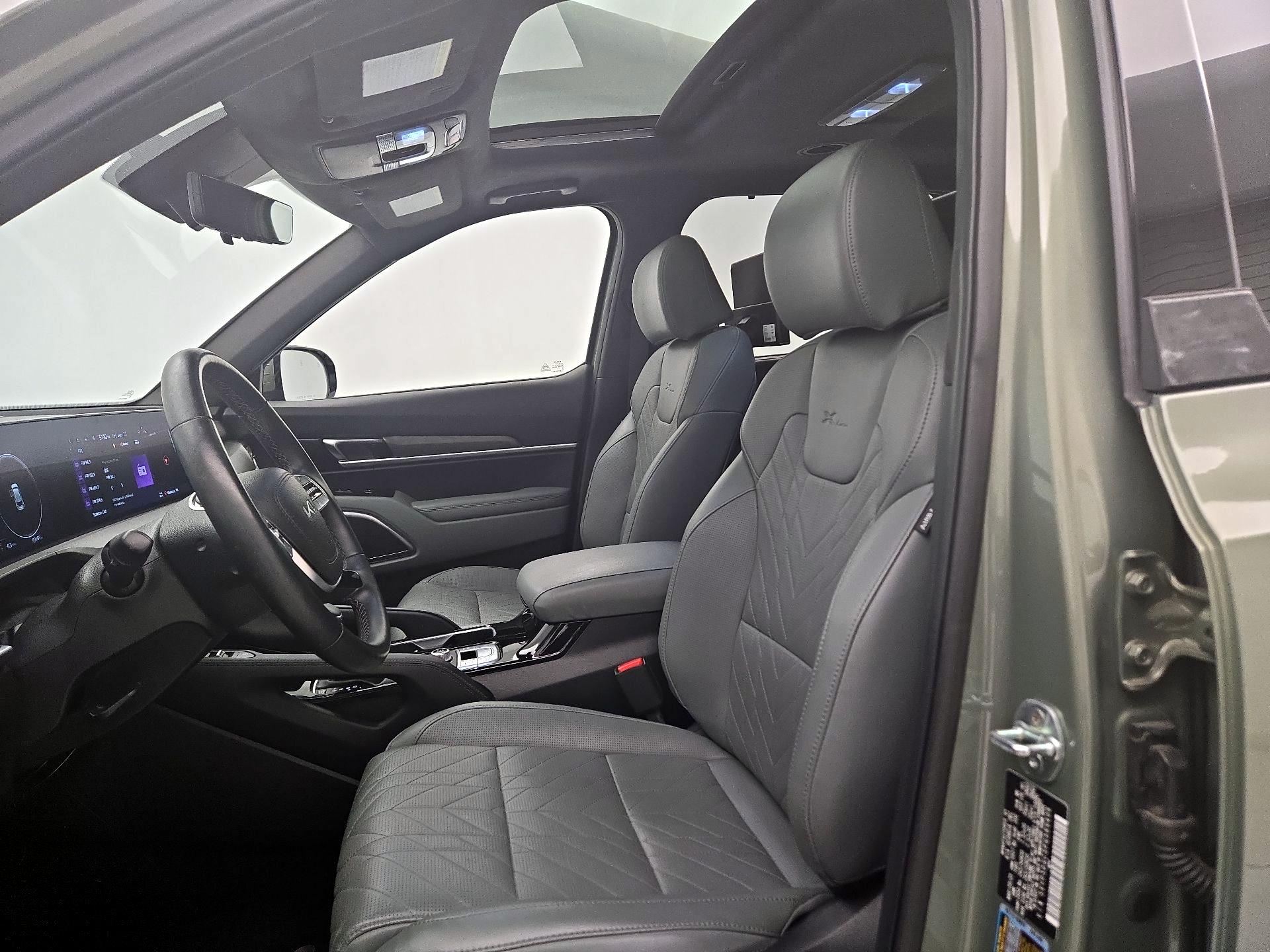 Thumbnail: 2023 Kia Telluride - 11