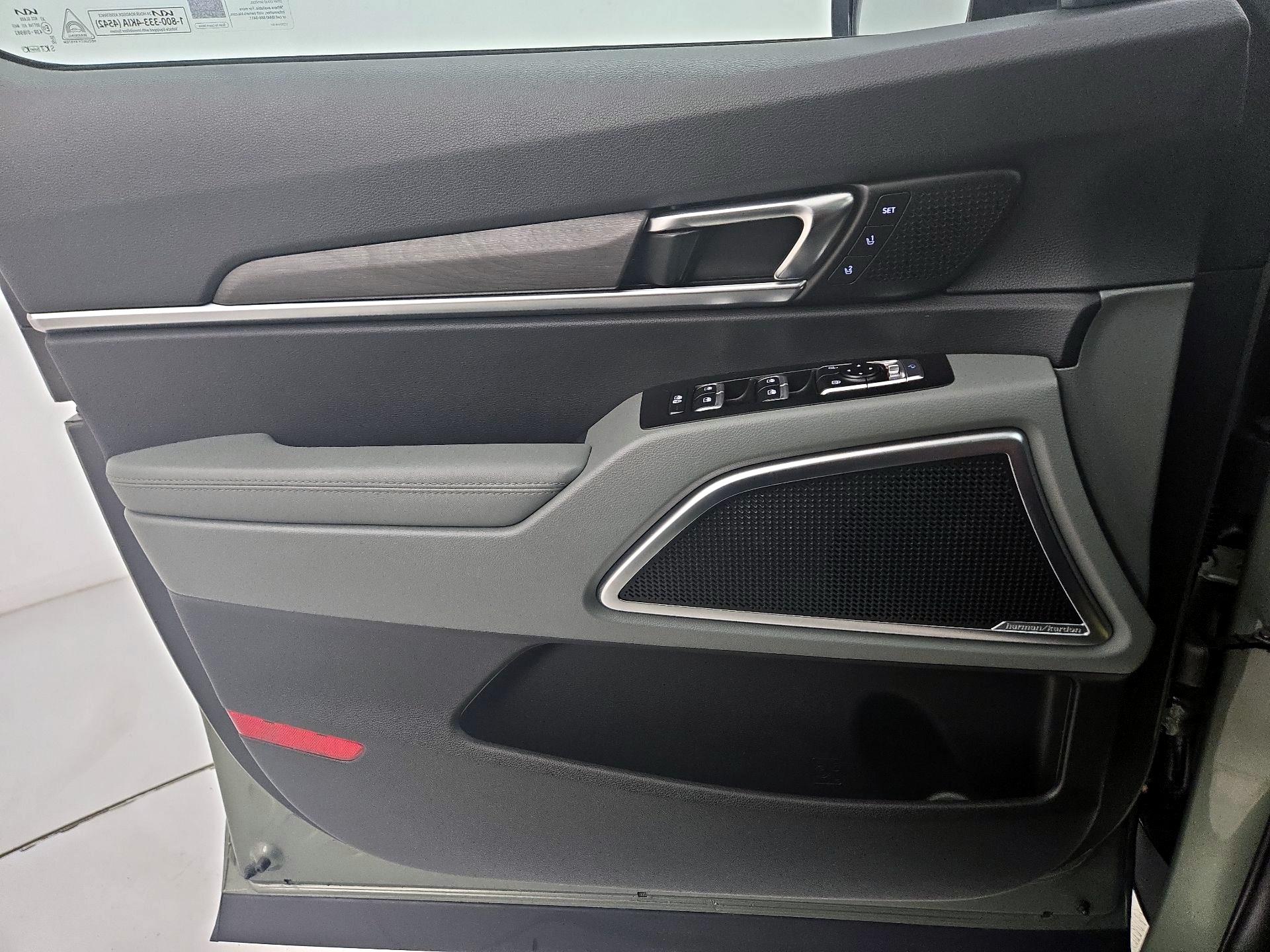 Thumbnail: 2023 Kia Telluride - 12