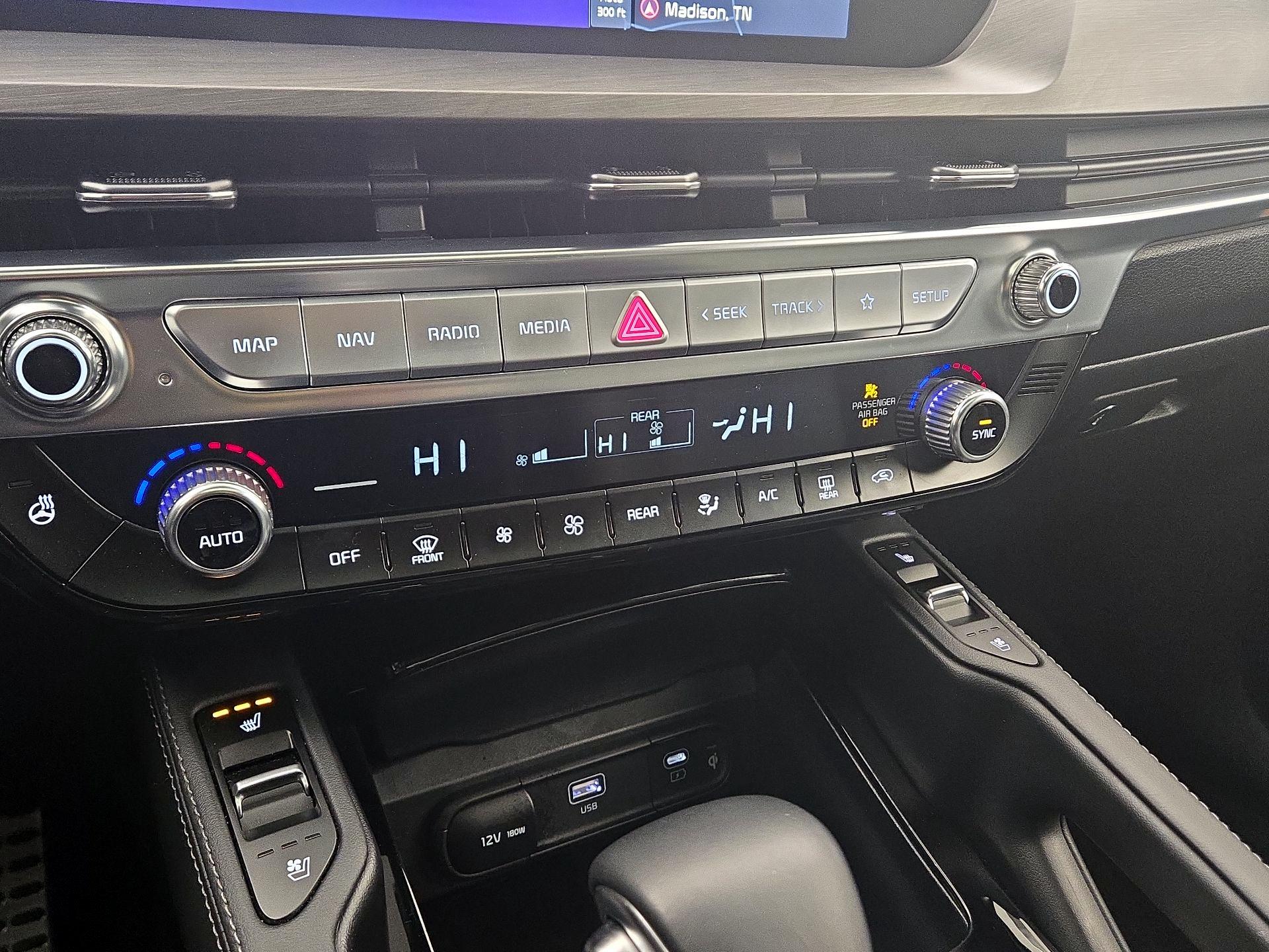 Thumbnail: 2023 Kia Telluride - 17