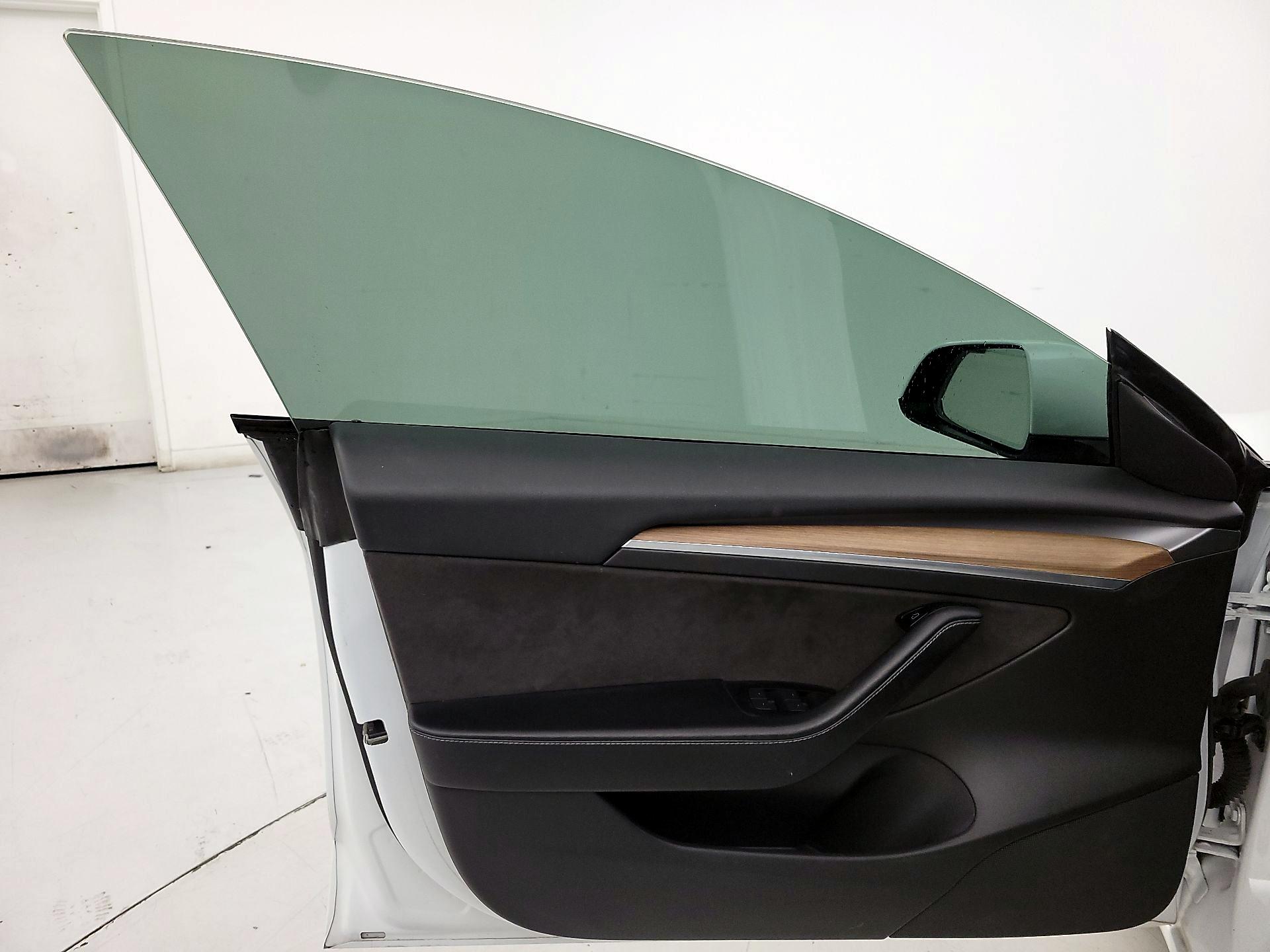 Thumbnail: 2021 Tesla Model 3 - 12