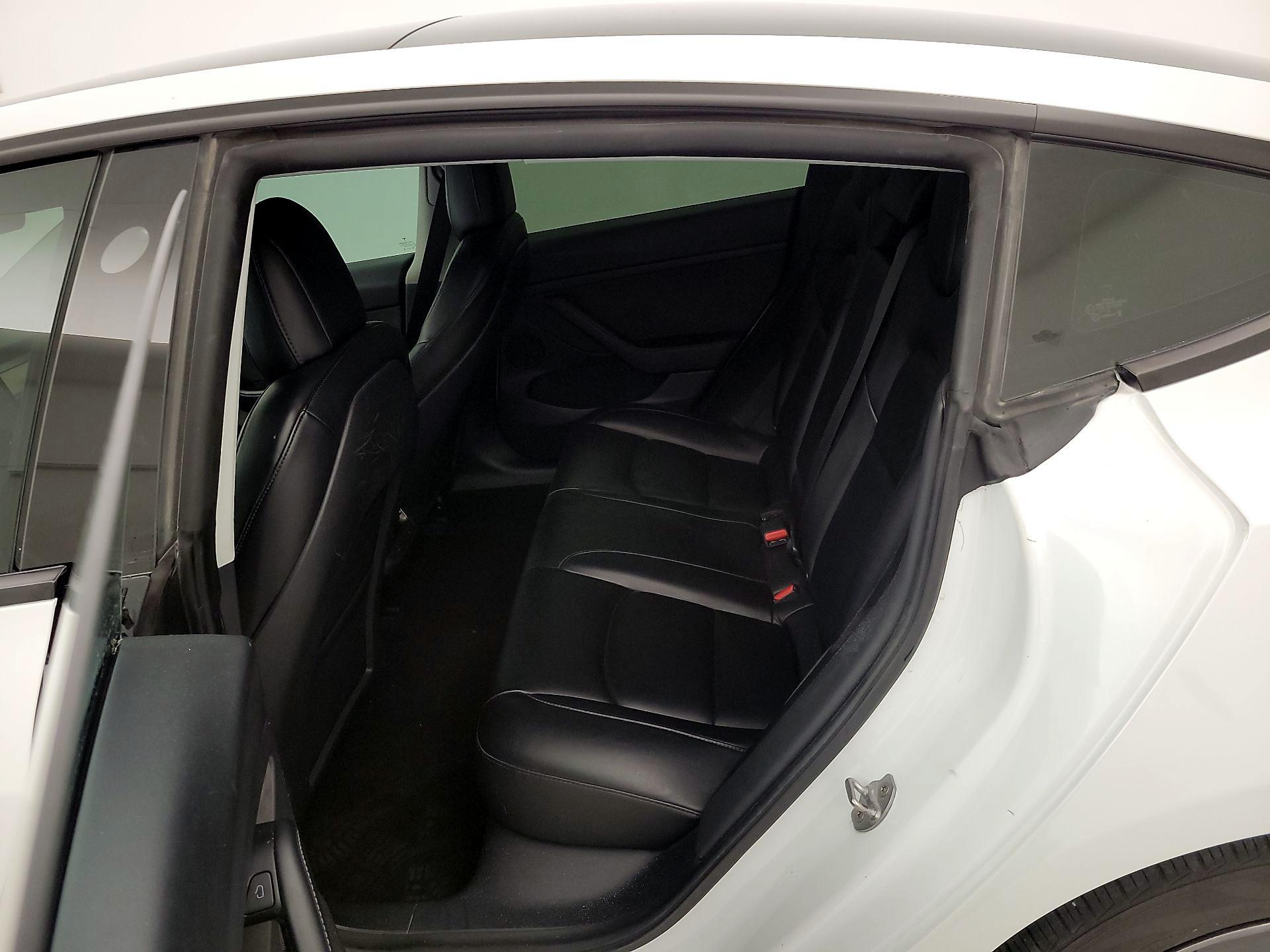 Thumbnail: 2021 Tesla Model 3 - 19