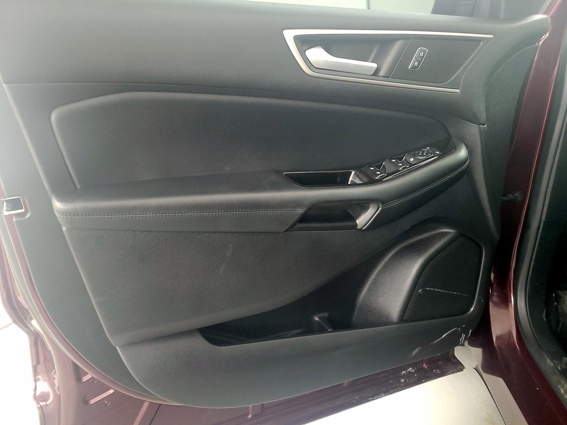 Thumbnail: 2020 Ford Edge - 12