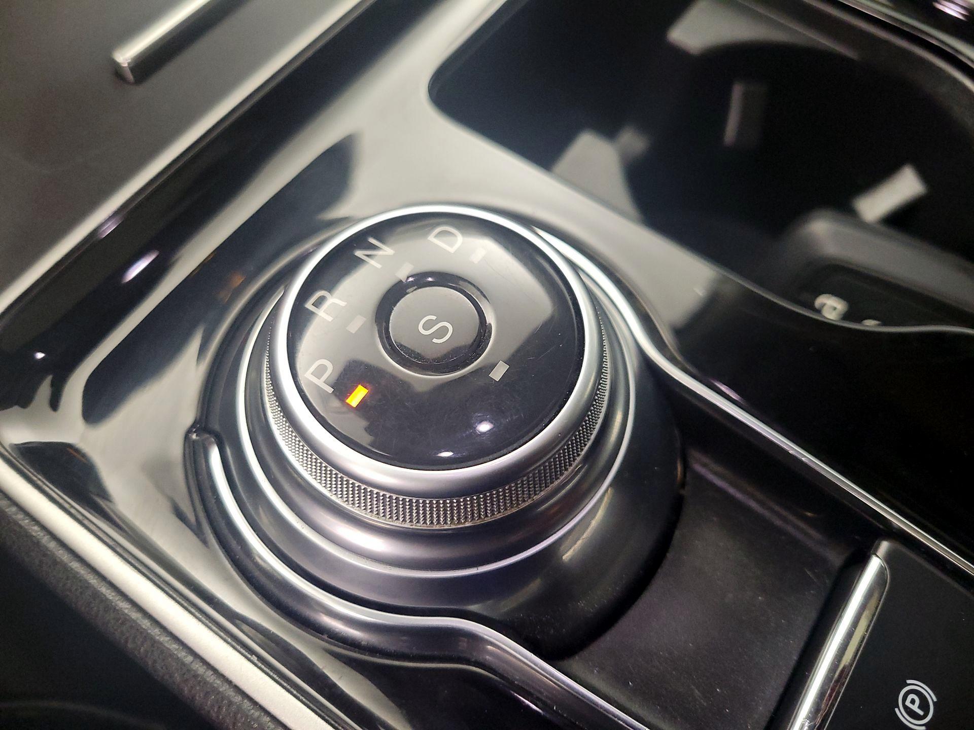 Thumbnail: 2020 Ford Edge - 18