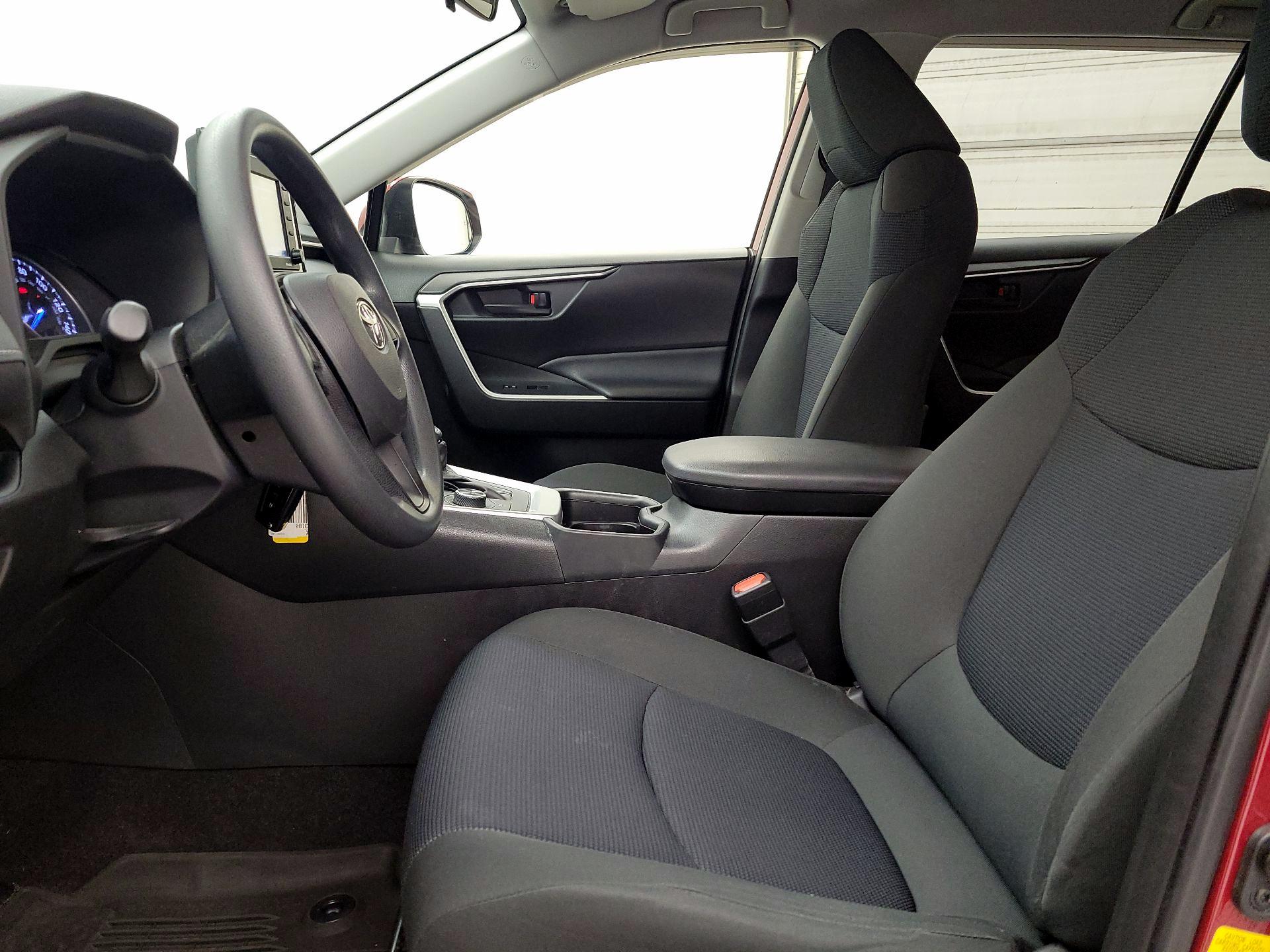 Thumbnail: 2020 Toyota RAV4 - 11