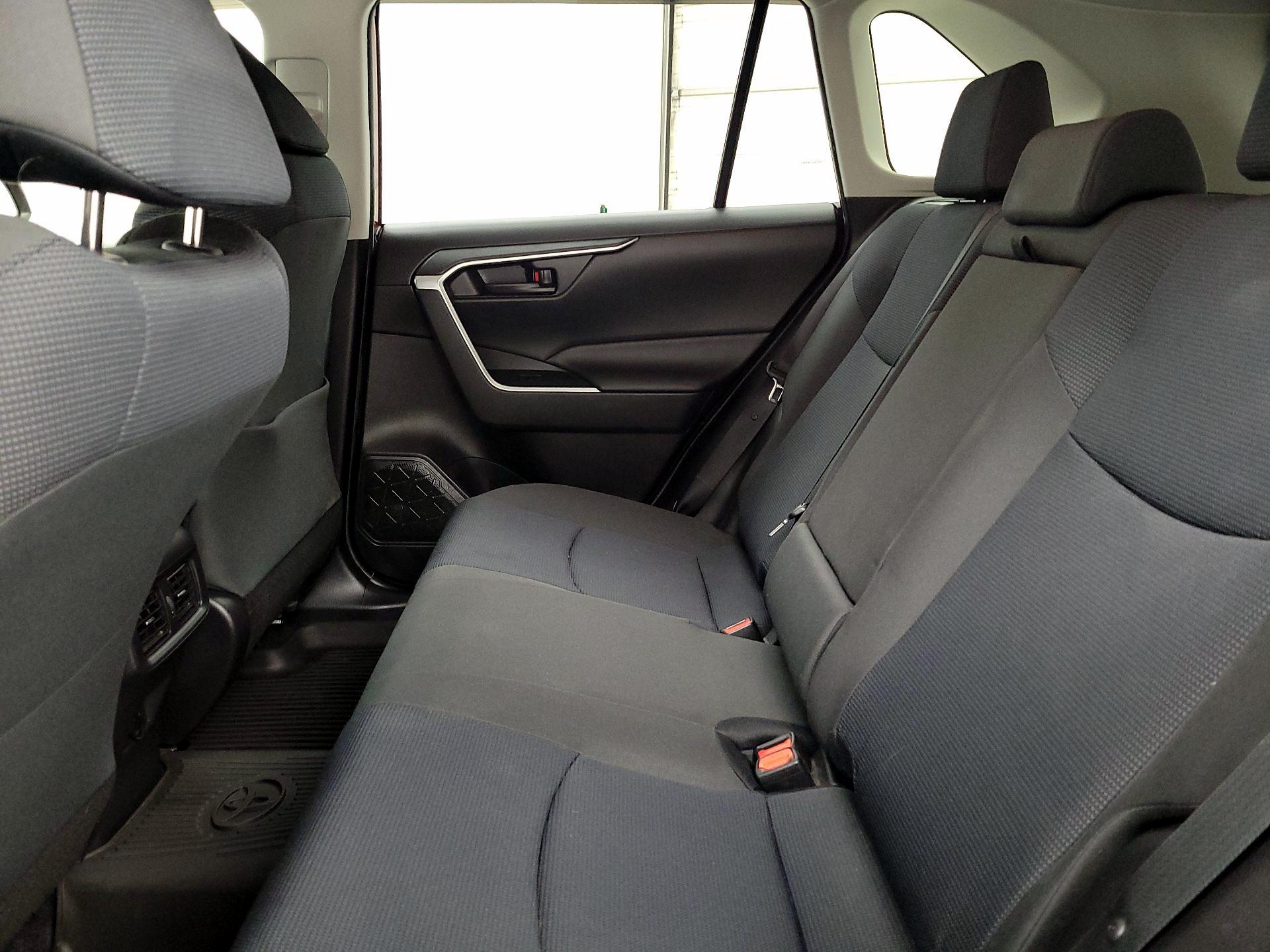 Thumbnail: 2020 Toyota RAV4 - 18