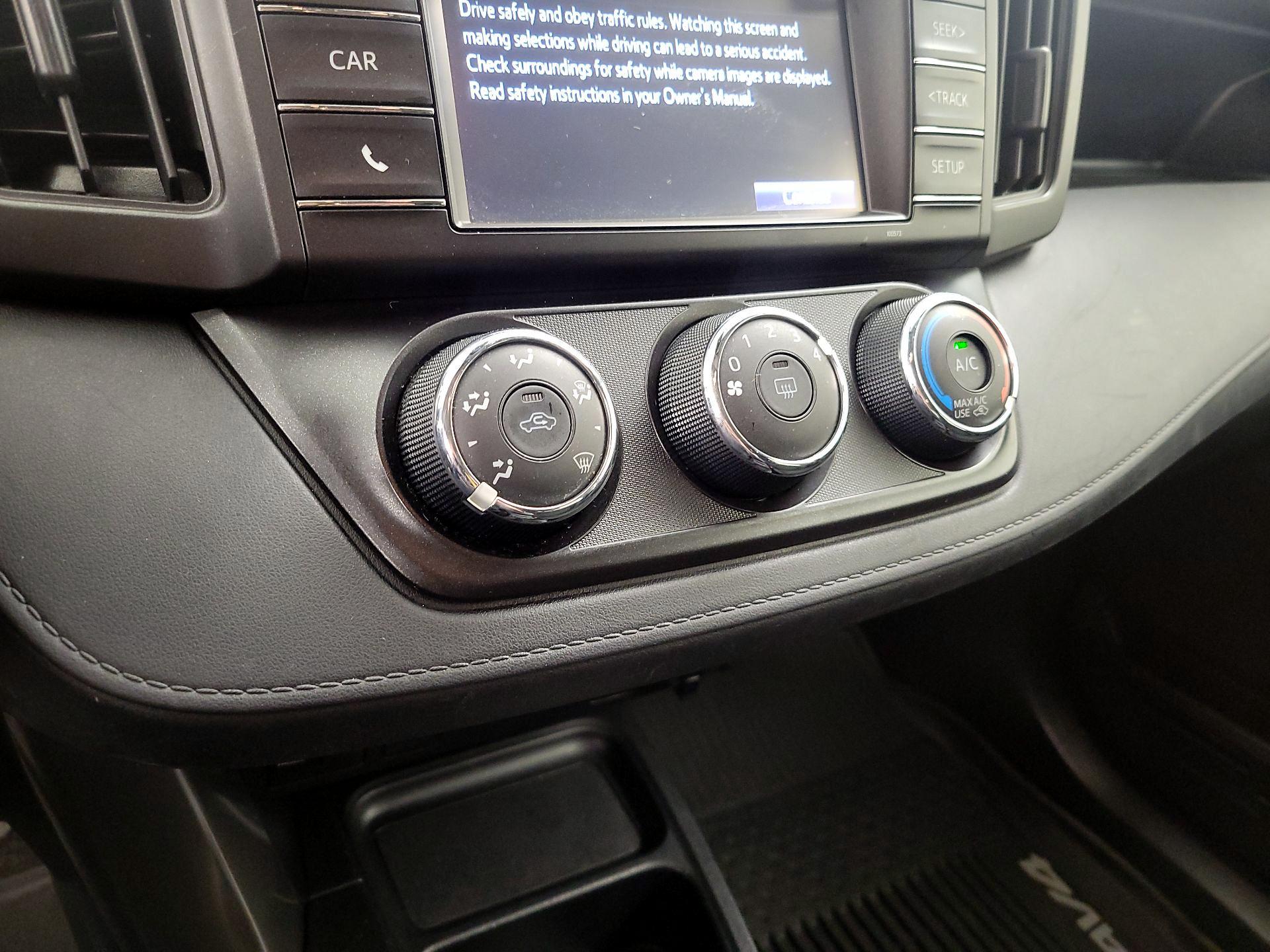 Thumbnail: 2018 Toyota RAV4 - 16