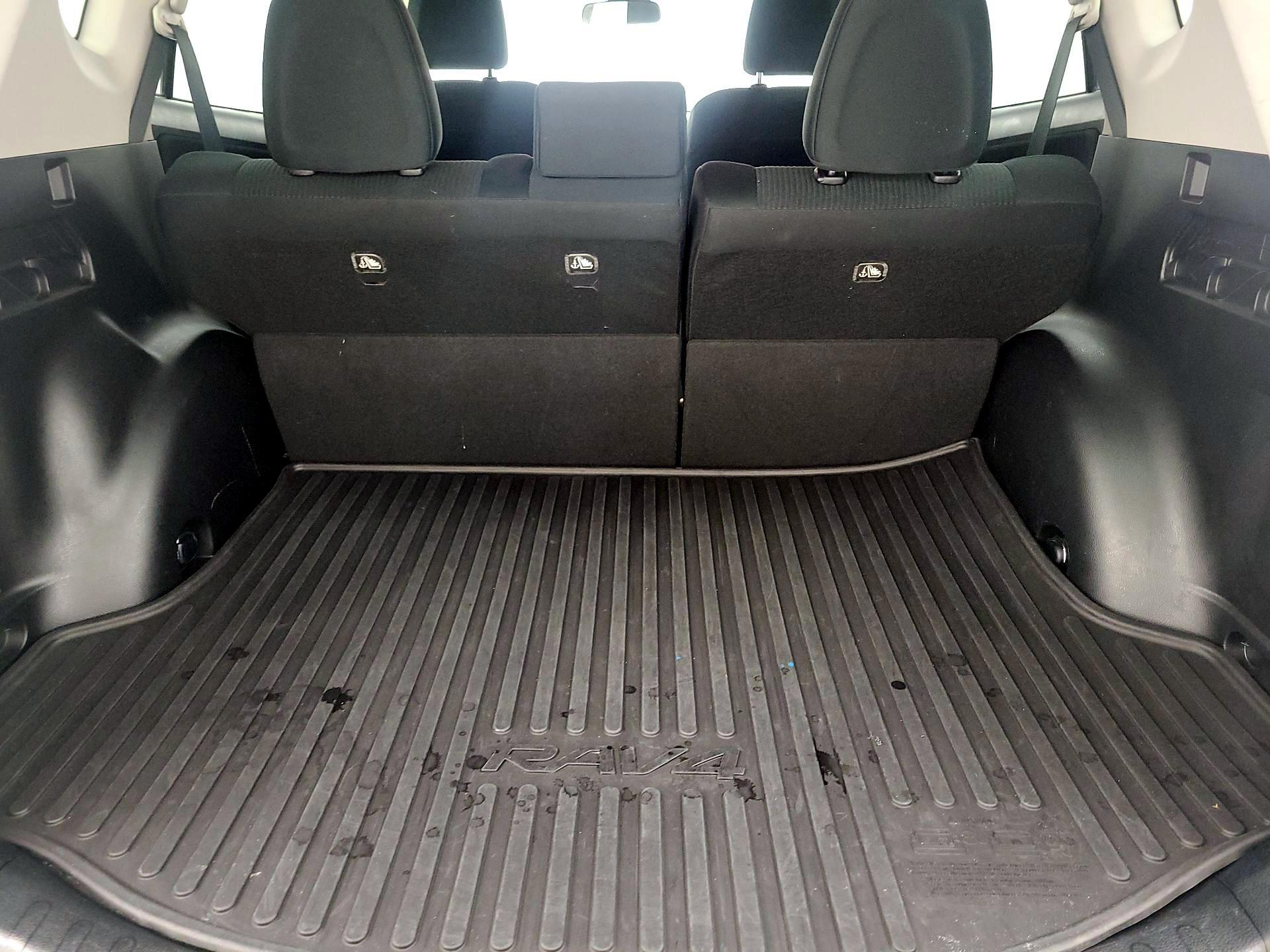 Thumbnail: 2018 Toyota RAV4 - 19