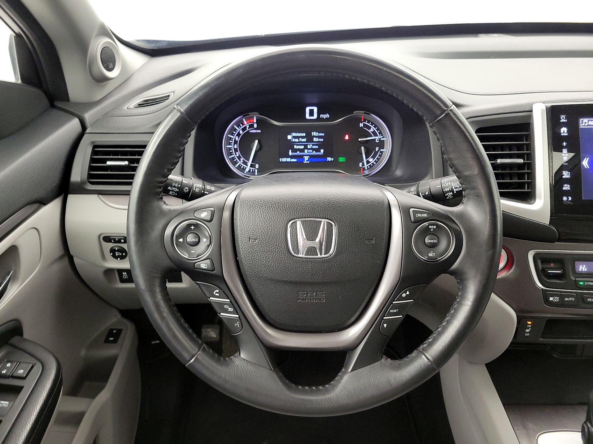 Thumbnail: 2017 Honda Pilot - 10