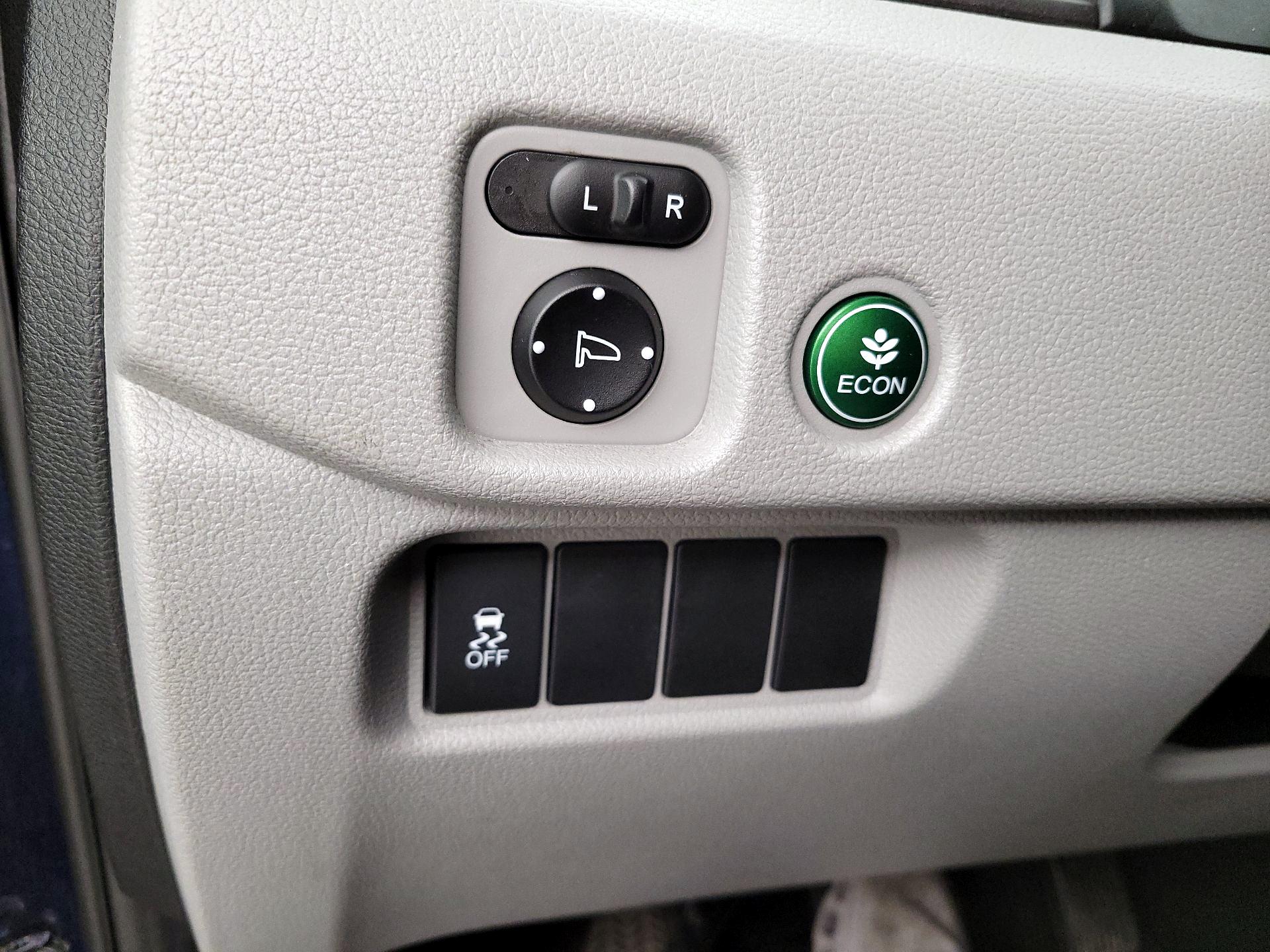 Thumbnail: 2017 Honda Pilot - 13