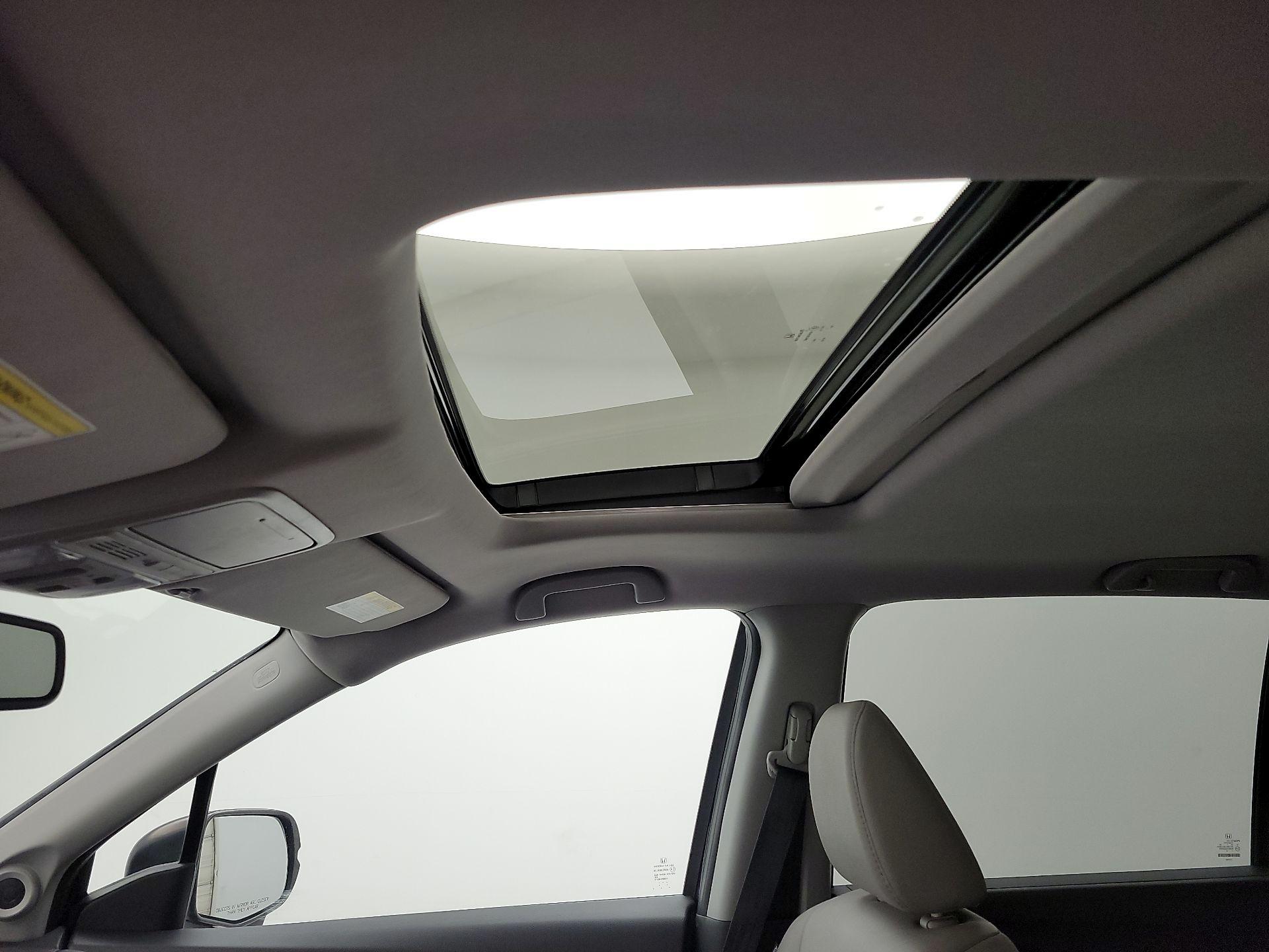 Thumbnail: 2017 Honda Pilot - 18