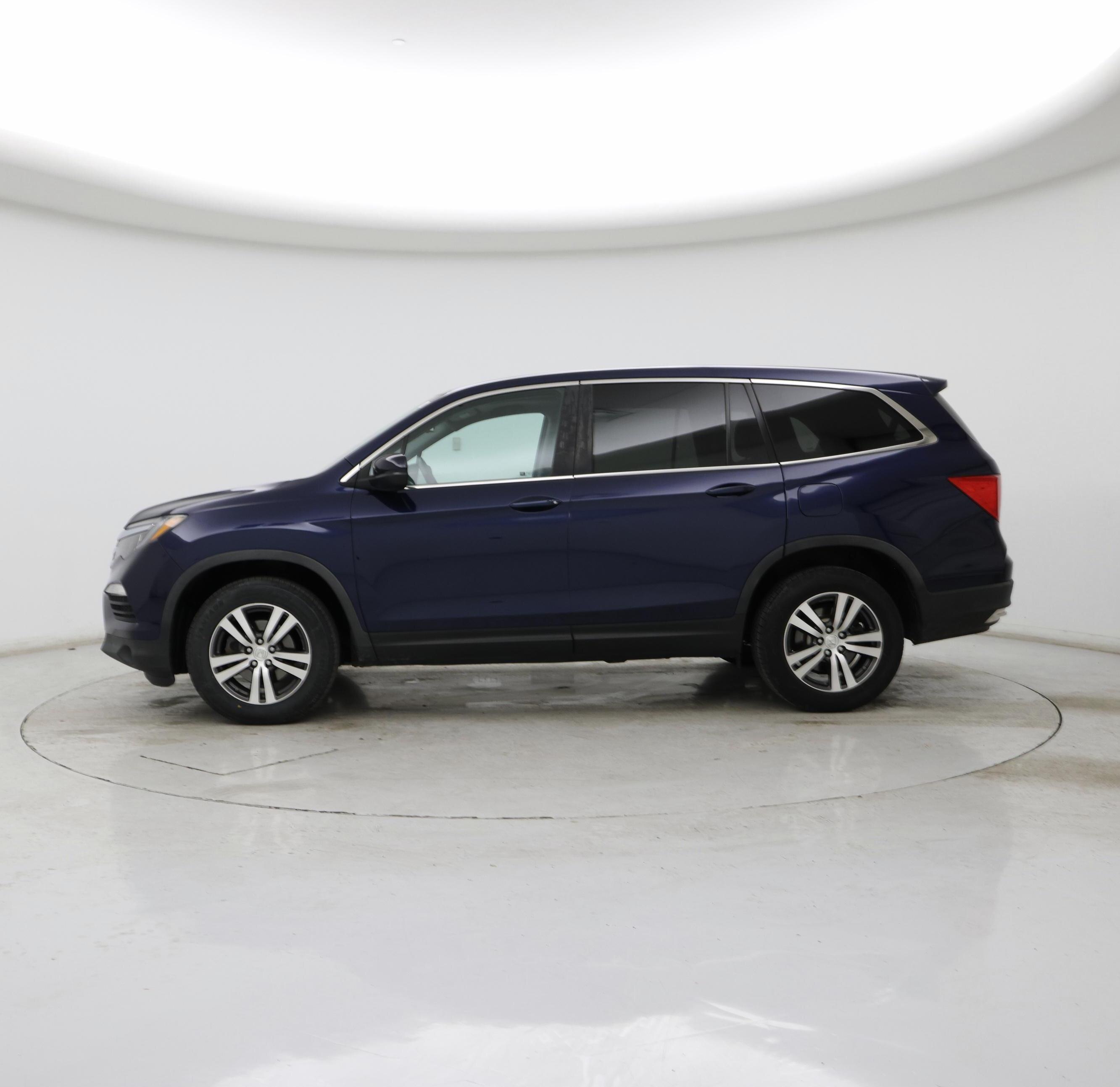 Thumbnail: 2017 Honda Pilot - 3