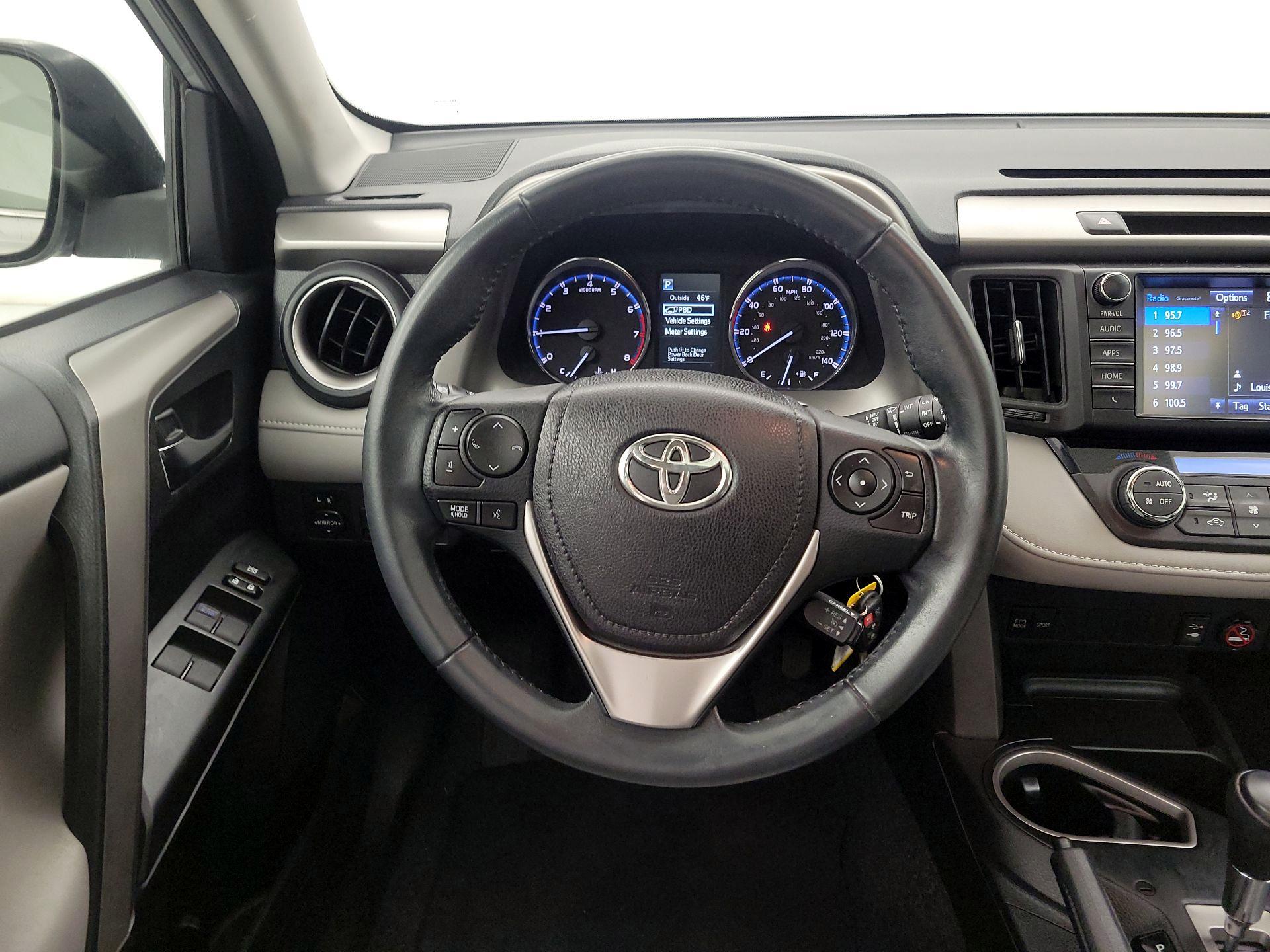 Thumbnail: 2016 Toyota RAV4 - 10