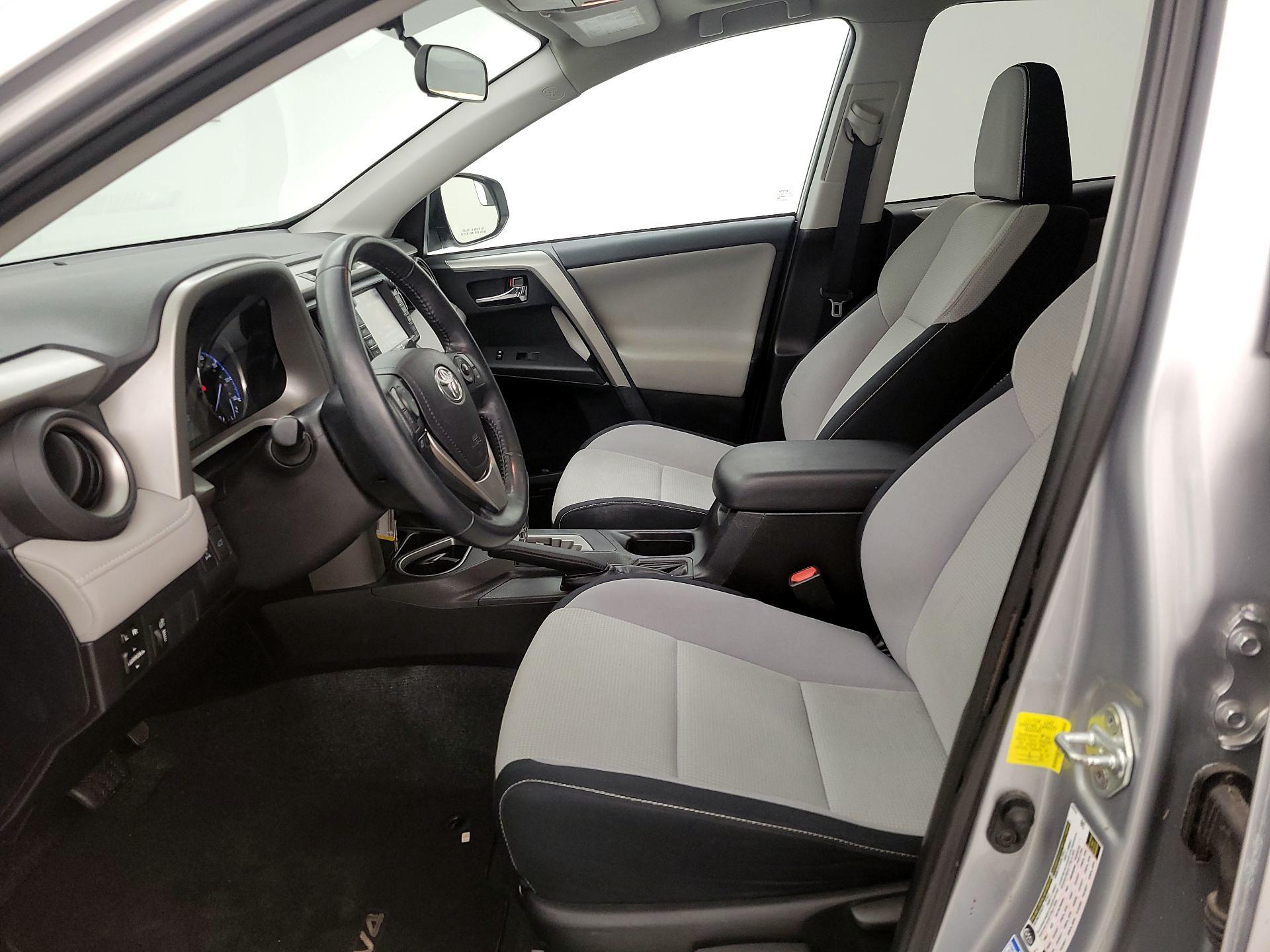 Thumbnail: 2016 Toyota RAV4 - 11