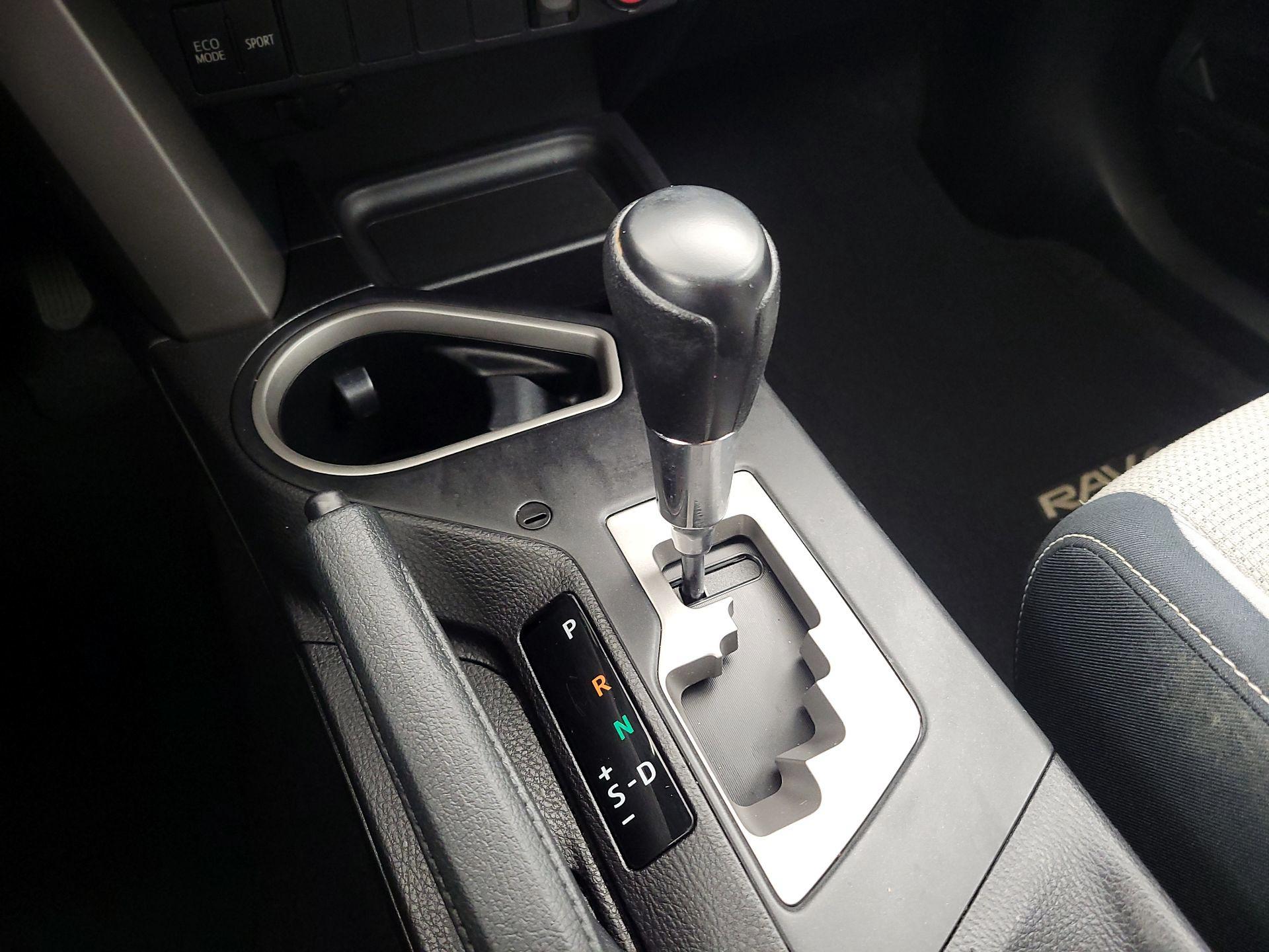 Thumbnail: 2016 Toyota RAV4 - 17