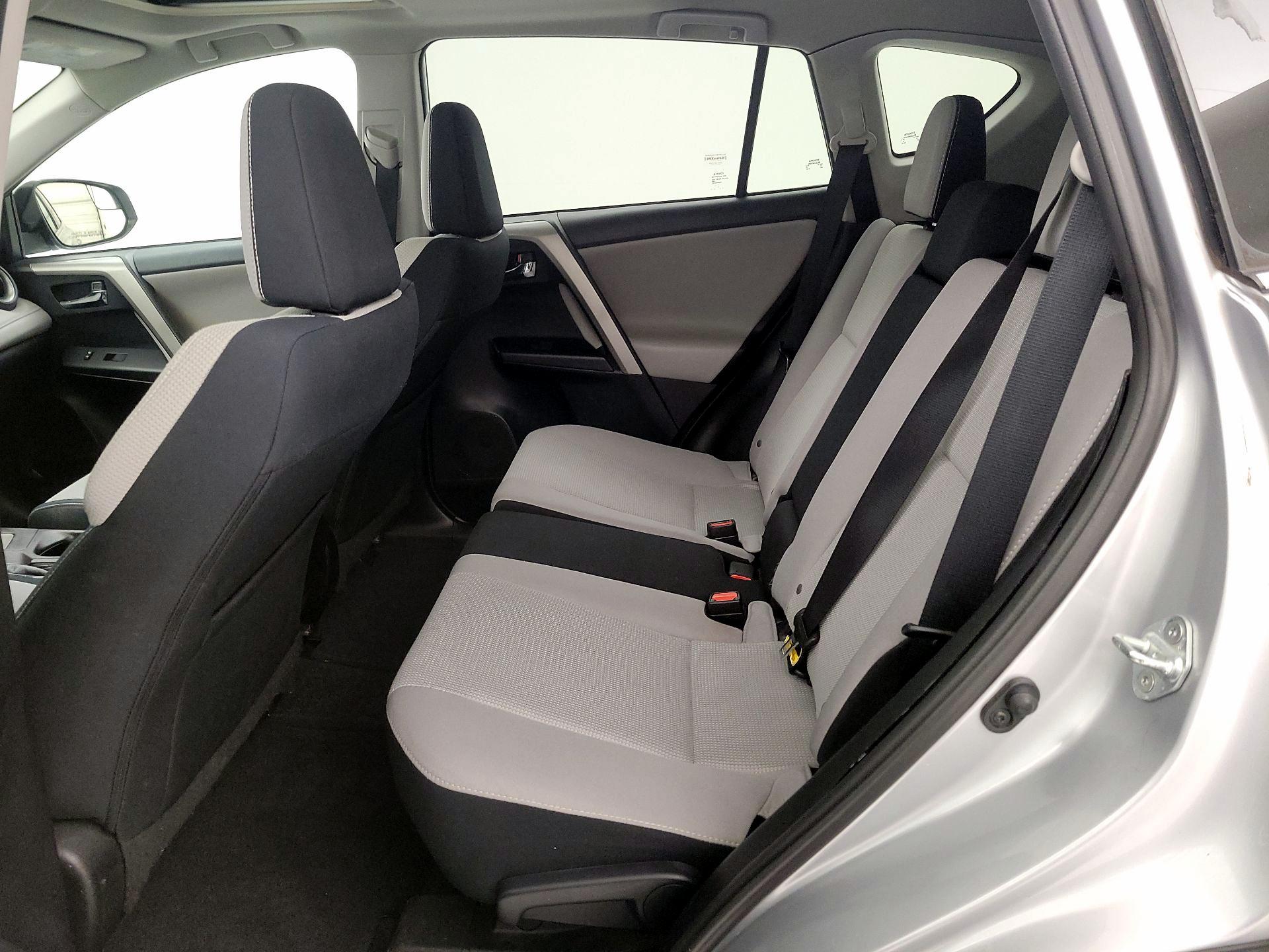 Thumbnail: 2016 Toyota RAV4 - 19