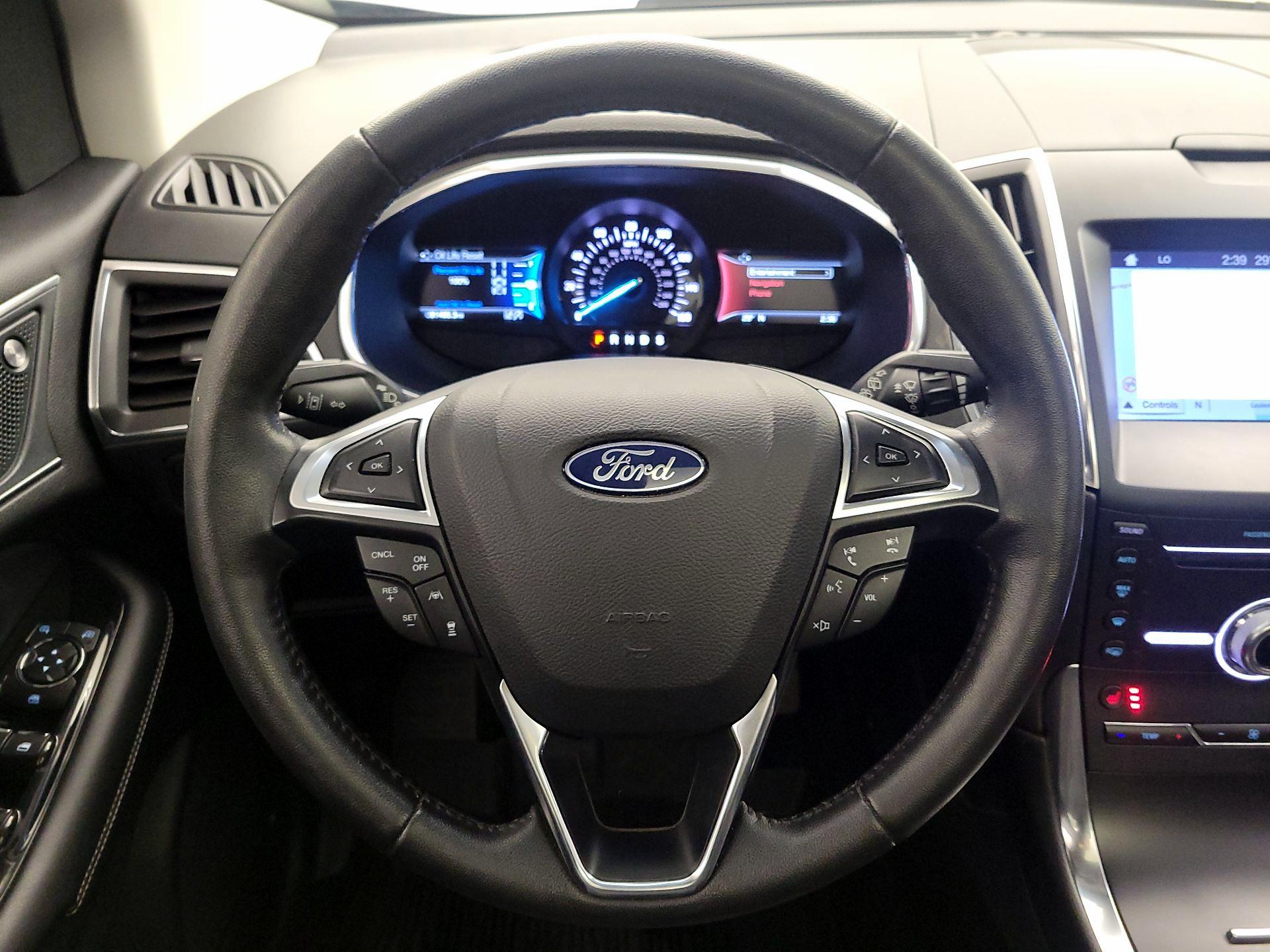 Thumbnail: 2019 Ford Edge - 10