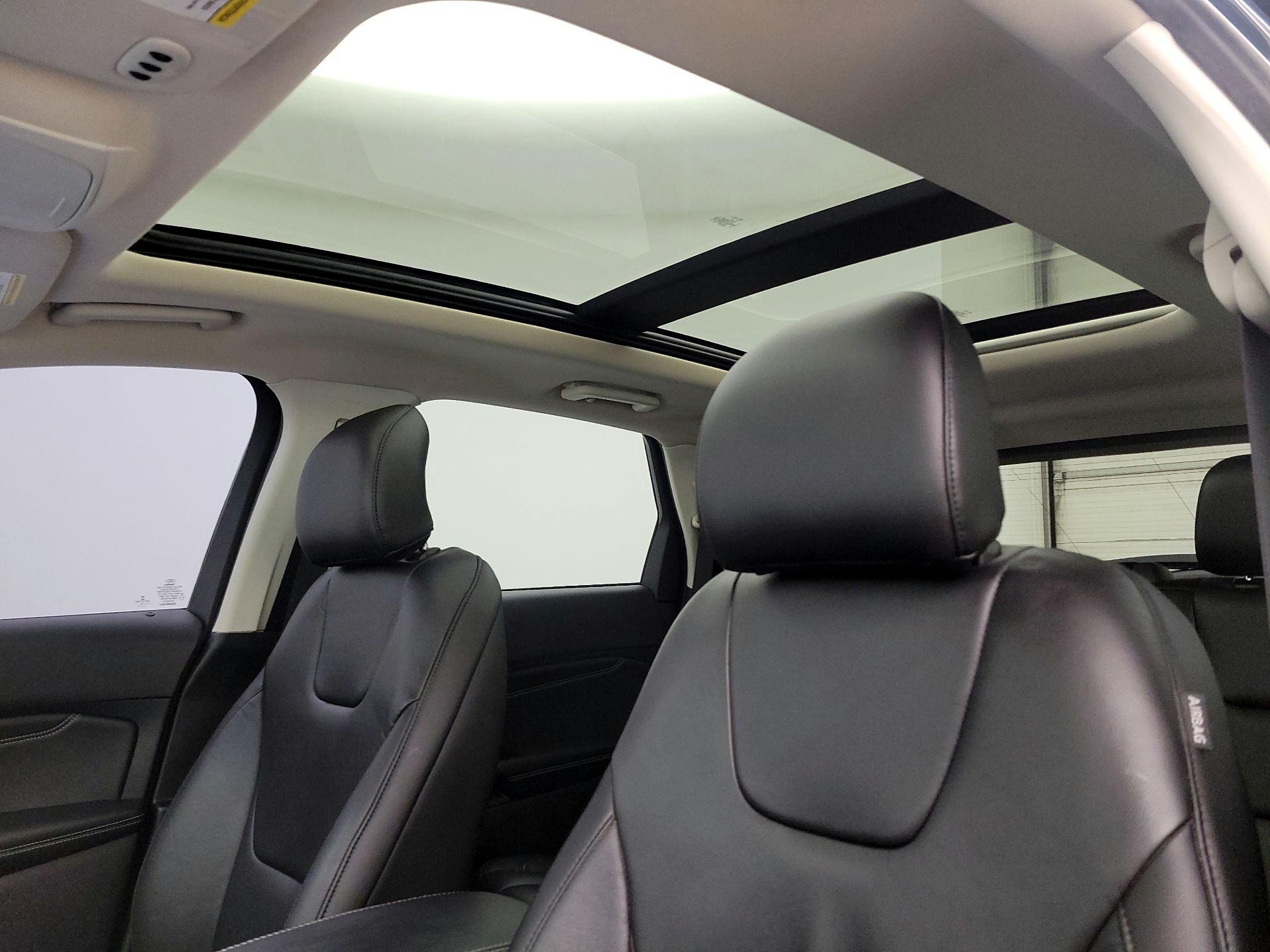 Thumbnail: 2019 Ford Edge - 19