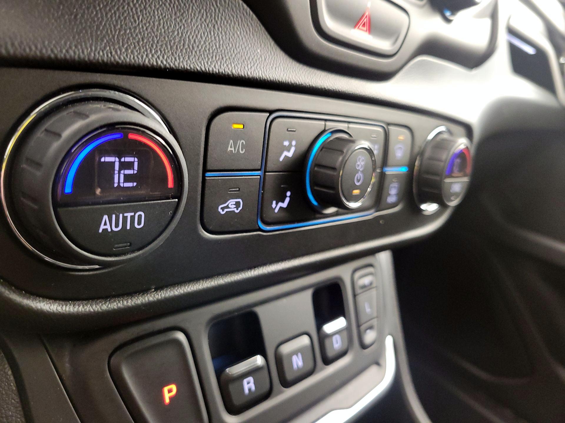 Thumbnail: 2020 GMC Terrain - 16