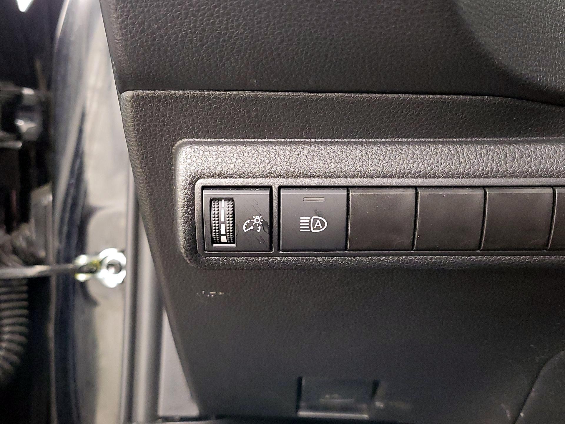 Thumbnail: 2025 Toyota Corolla - 13