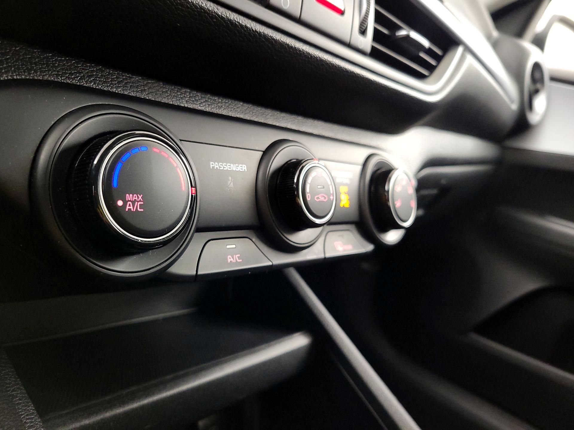 Thumbnail: 2024 Kia Forte - 16