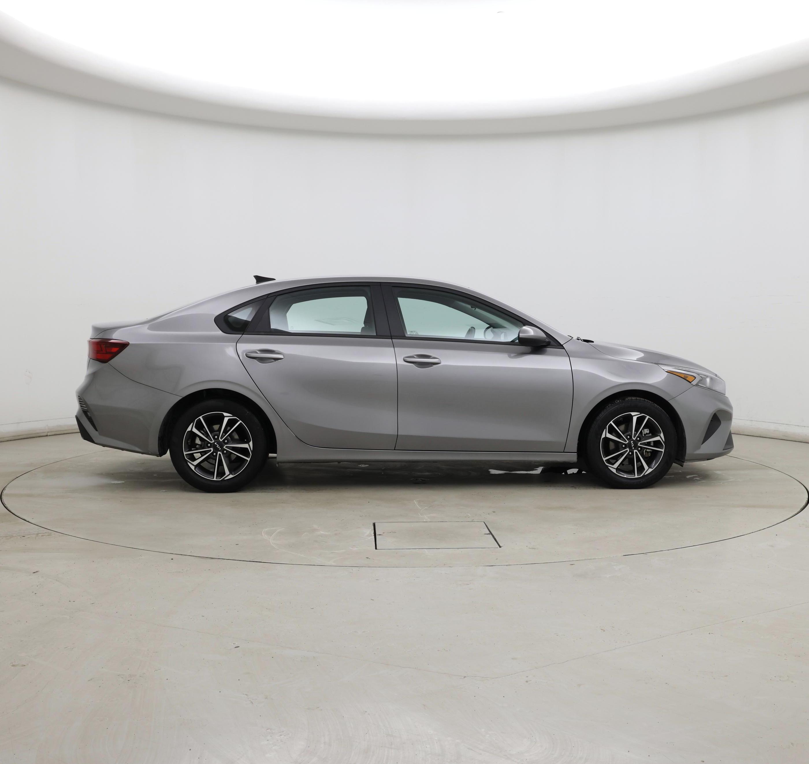 Thumbnail: 2024 Kia Forte - 7