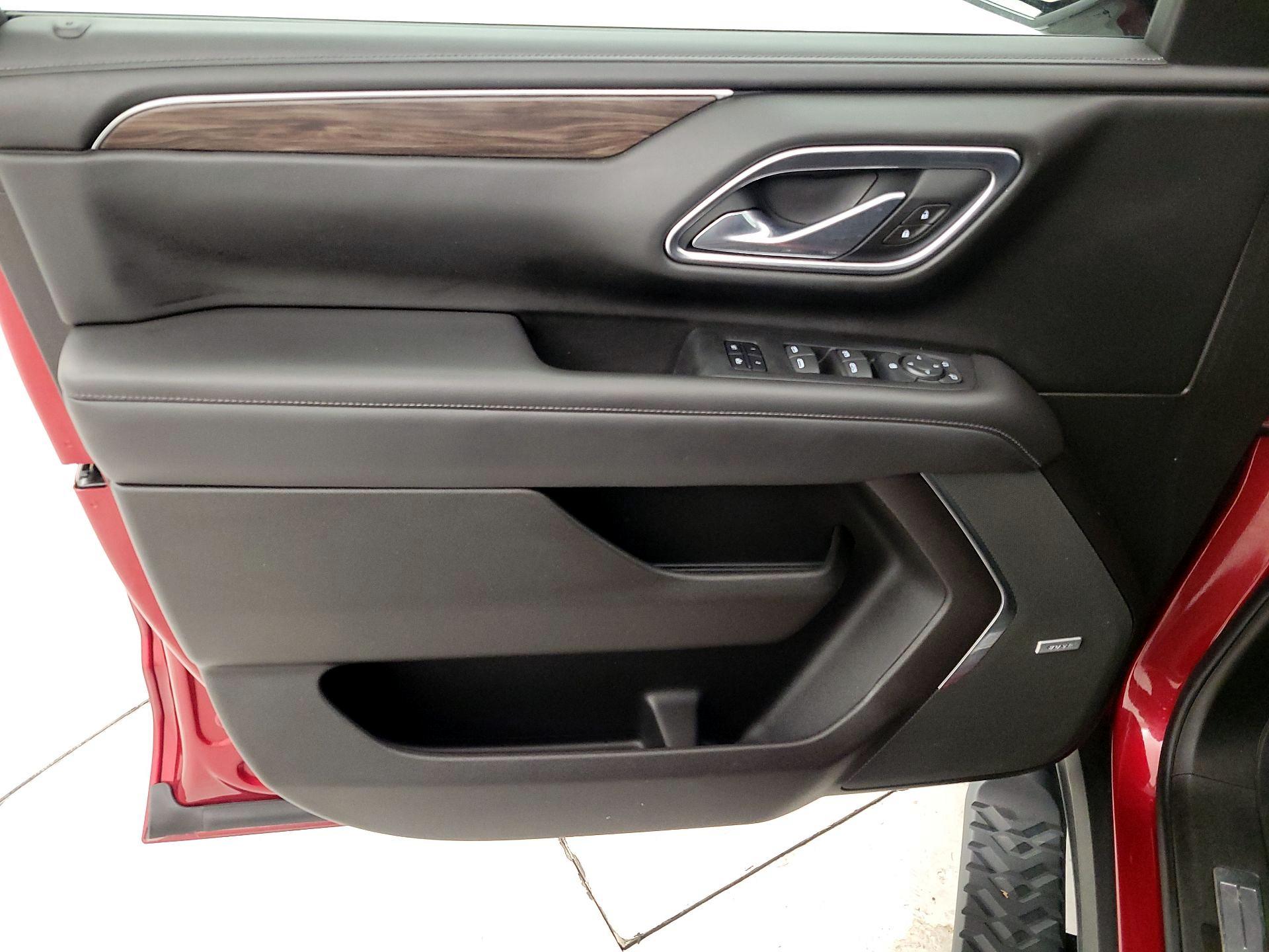 Thumbnail: 2021 Chevrolet Tahoe - 12