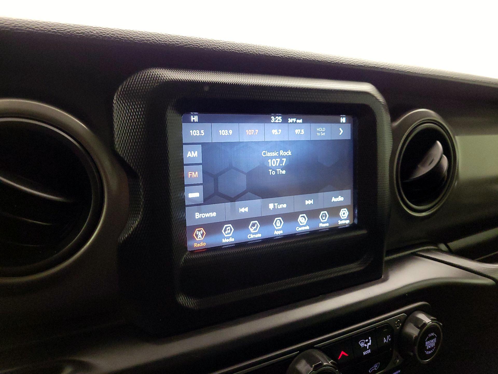 Thumbnail: 2022 Jeep Wrangler - 15